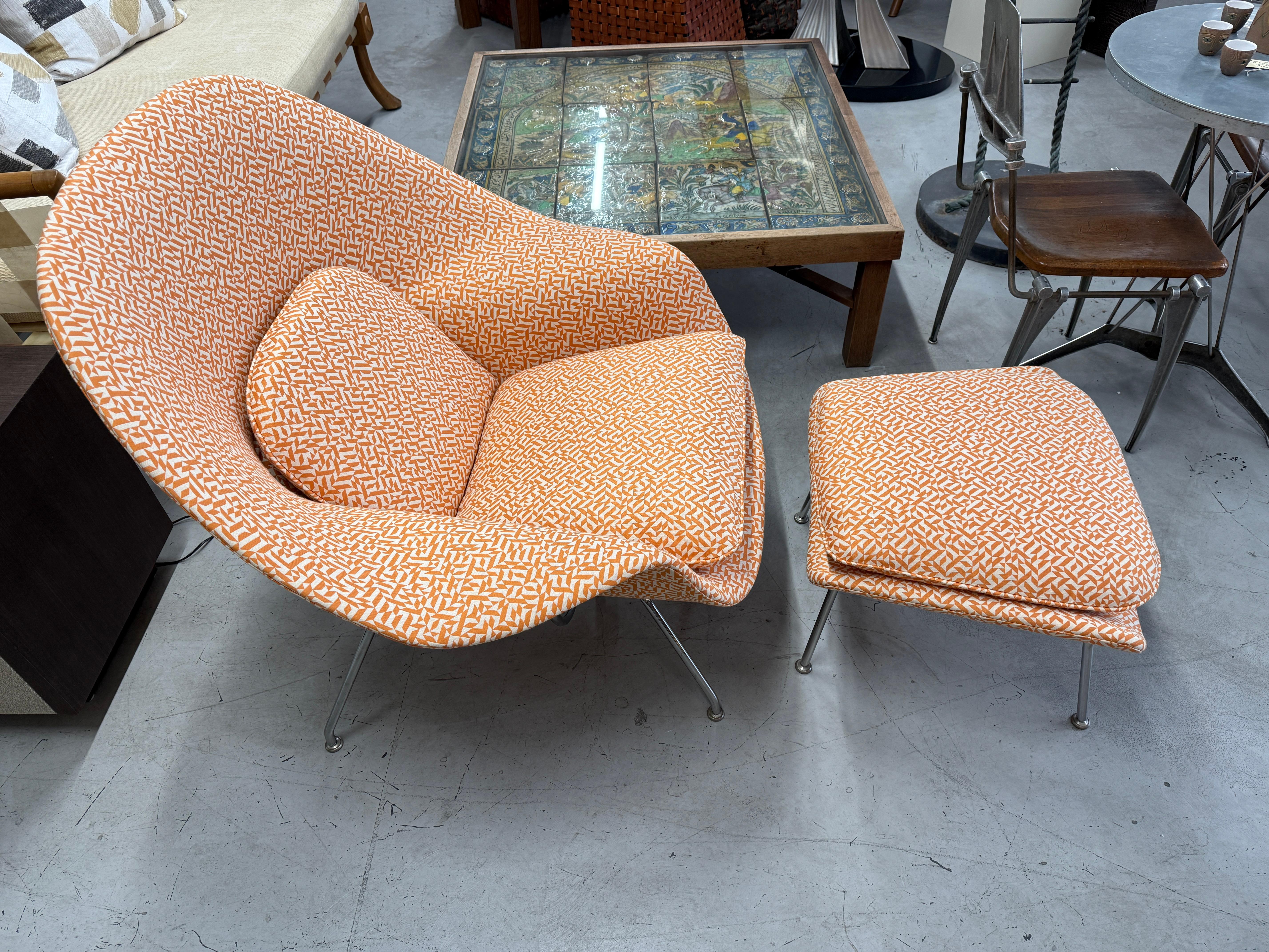 Hand-Crafted Euro Saarinen Womb Chair & Ottoman redone in Anni Albers Knoll Eclat Weave For Sale