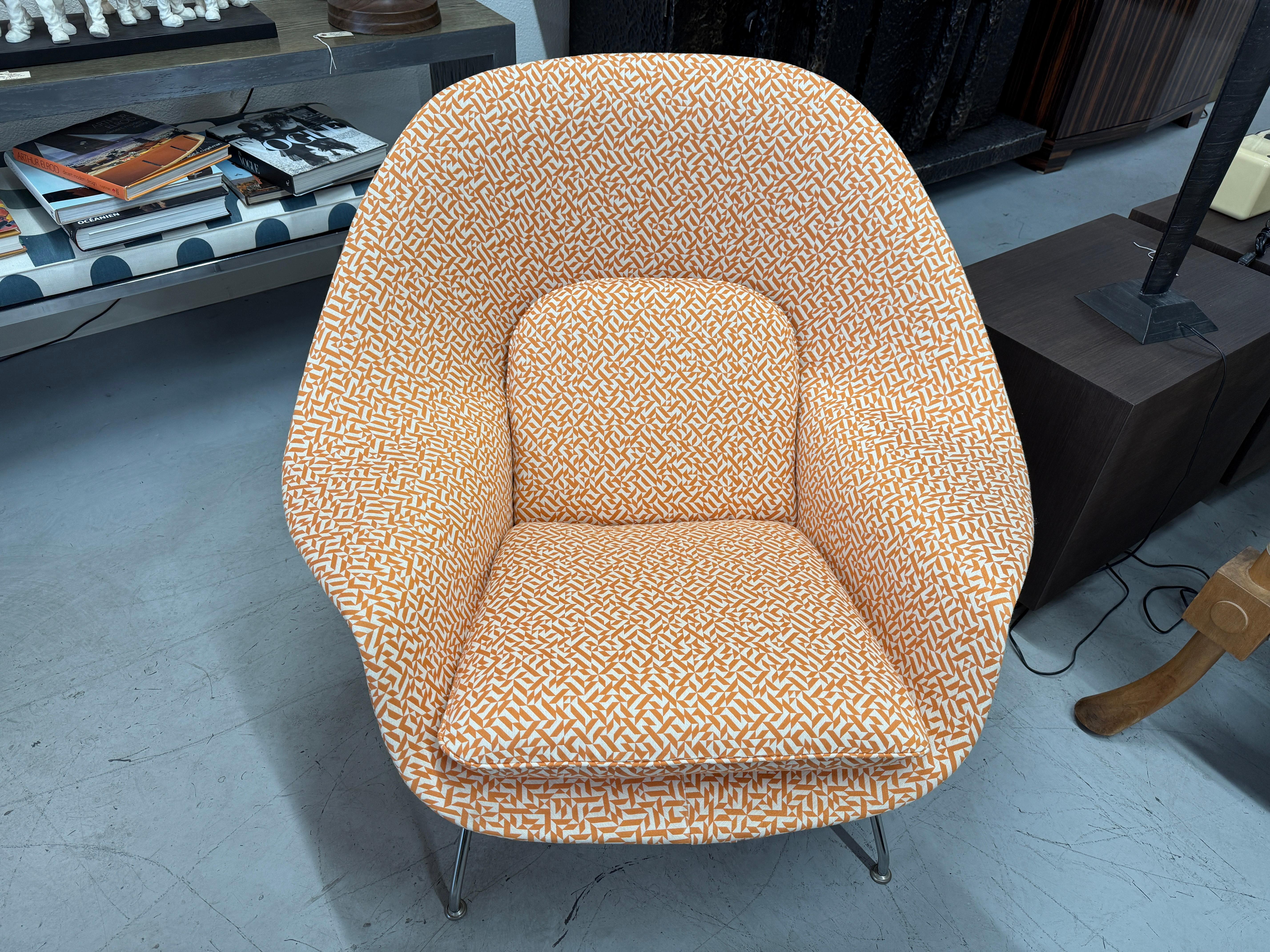 Steel Euro Saarinen Womb Chair & Ottoman redone in Anni Albers Knoll Eclat Weave For Sale
