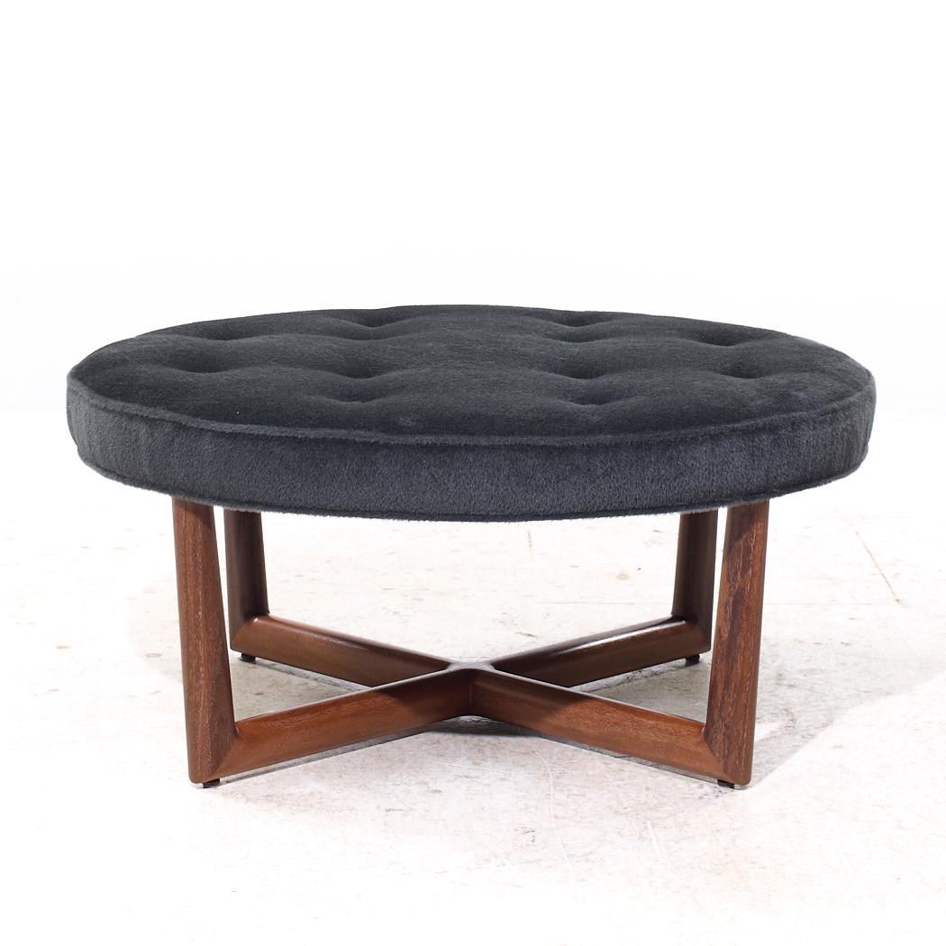 Eurocraft Walnut and Mohair Ottoman In Good Condition For Sale In Countryside, IL