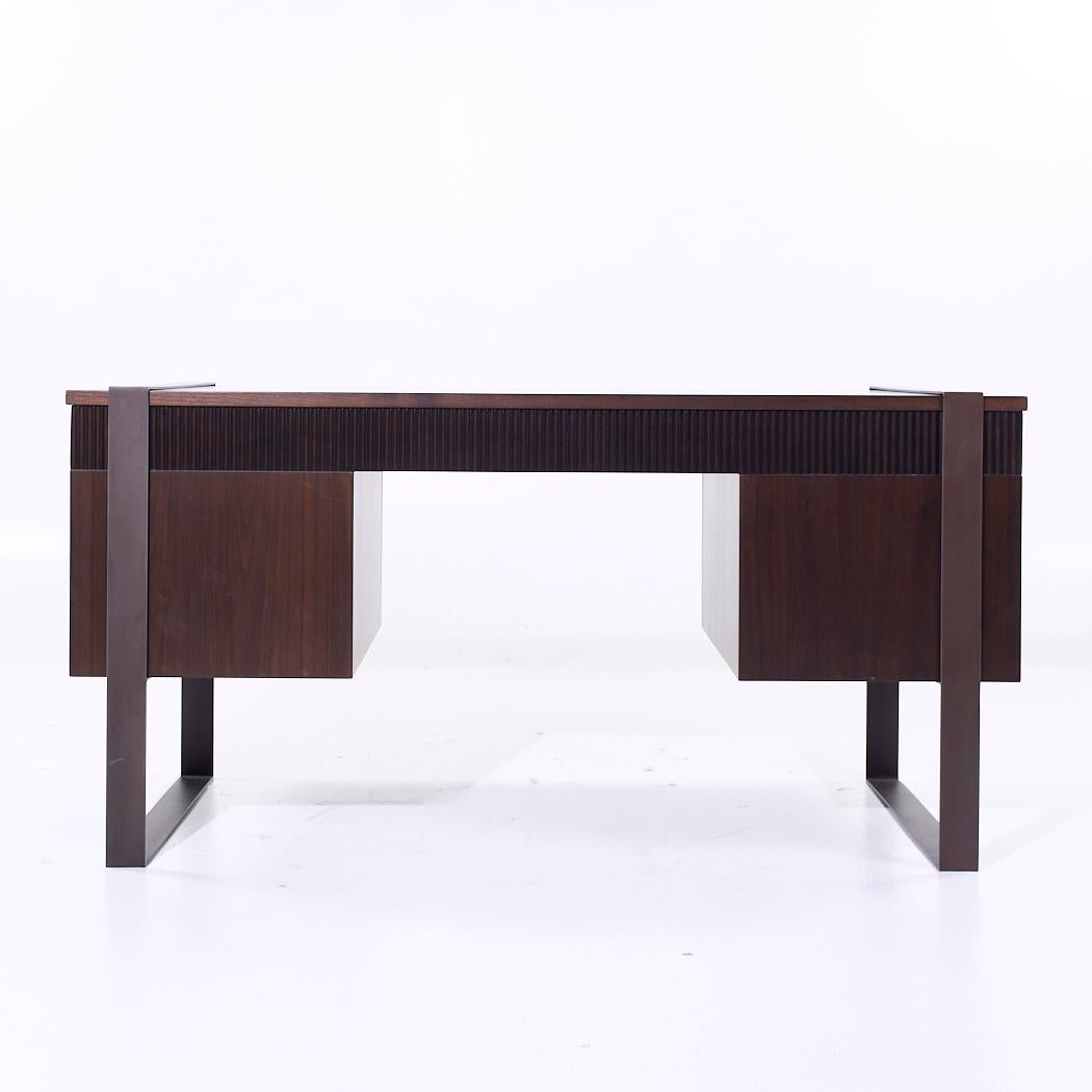 20th Century Eurocraft Walnut Executive Desk For Sale