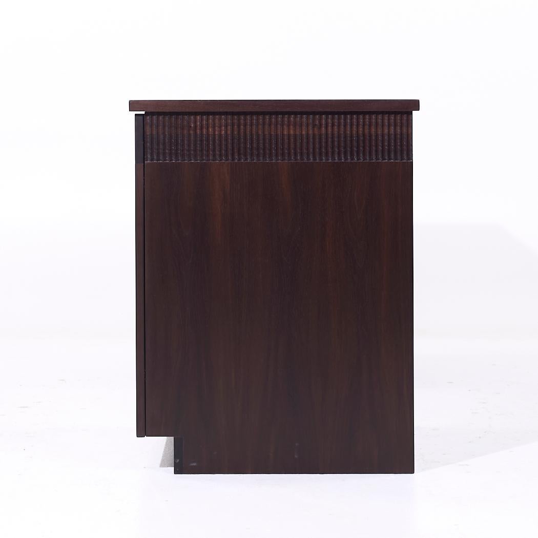 Eurocraft Walnut Office Credenza im Zustand „Gut“ im Angebot in Countryside, IL