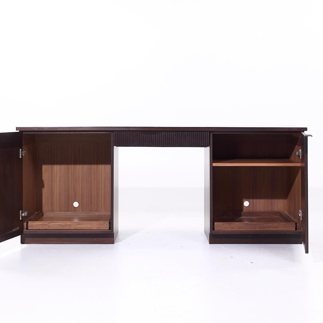 Eurocraft Walnut Office Credenza (21. Jahrhundert und zeitgenössisch) im Angebot