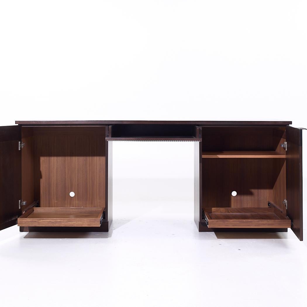 Eurocraft Walnut Office Credenza (Walnuss) im Angebot