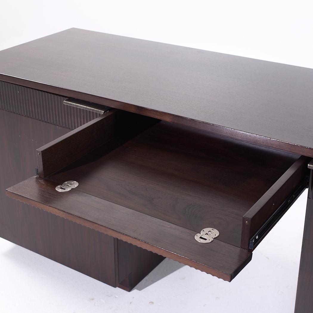 Eurocraft Walnut Office Credenza im Angebot 2