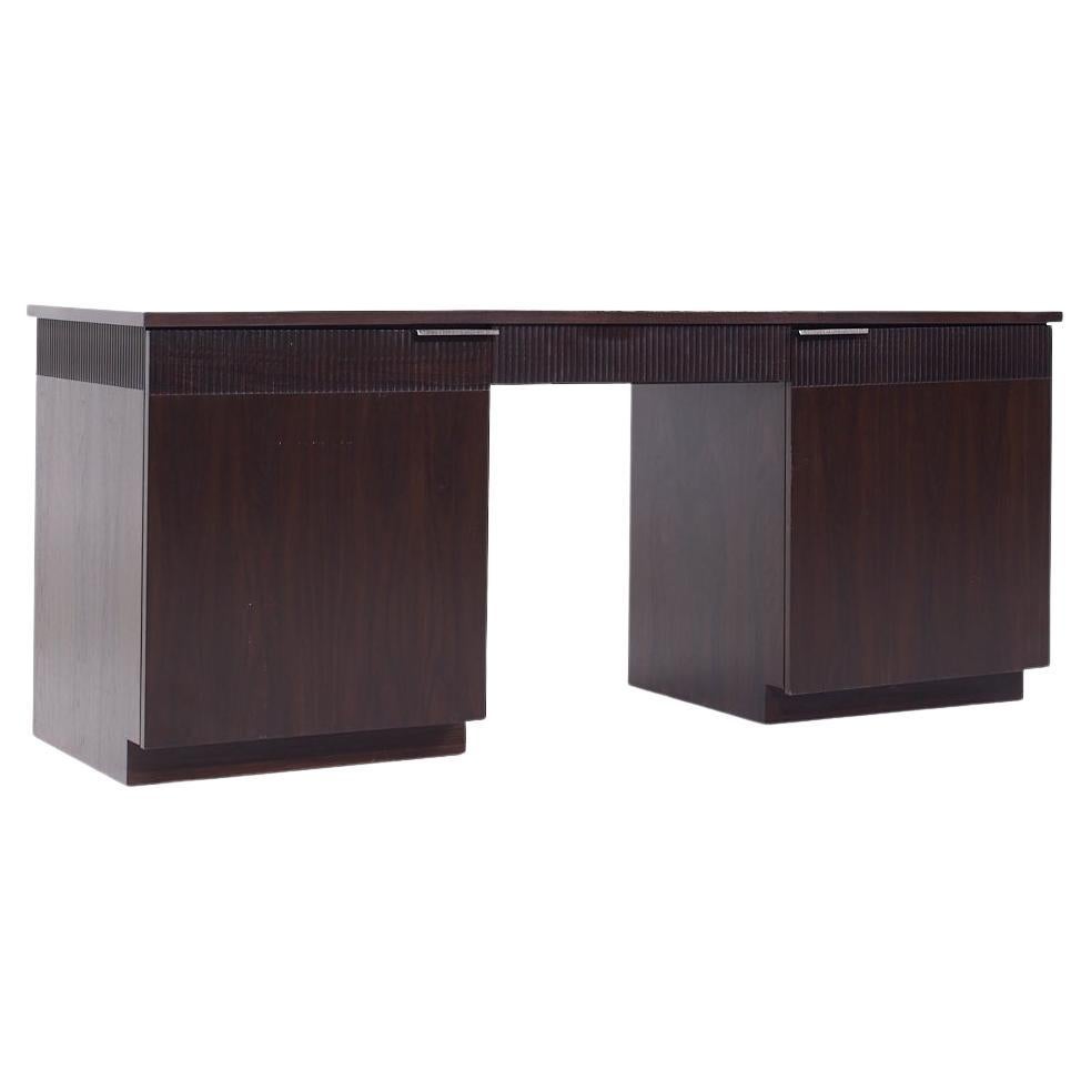 Eurocraft Walnut Office Credenza im Angebot