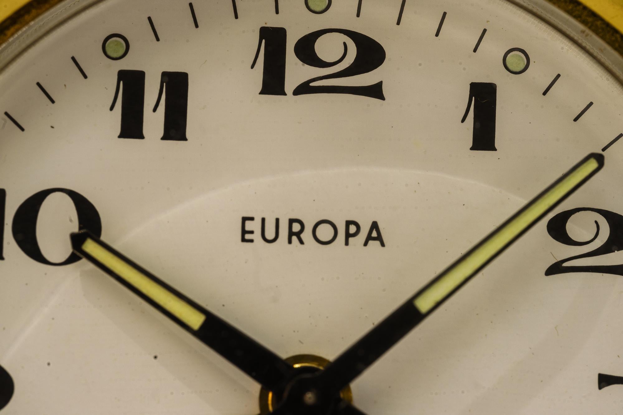 Europa stand alarm clock germany around 1950s In Good Condition For Sale In Wien, AT