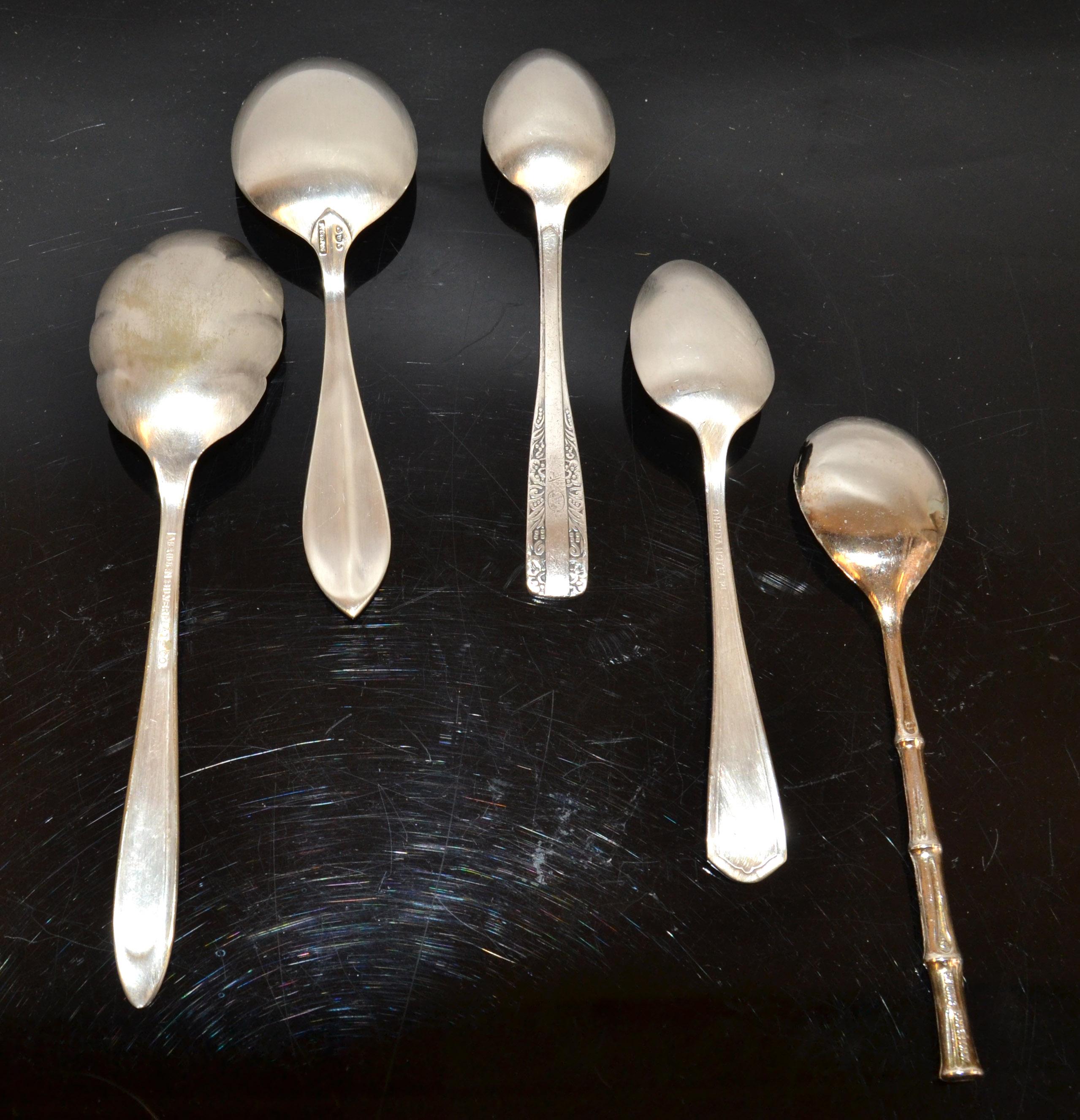 Europe and USA Collection 5 Tea Baby Spoons Marked Sterling Silver Plate Spoons For Sale 1
