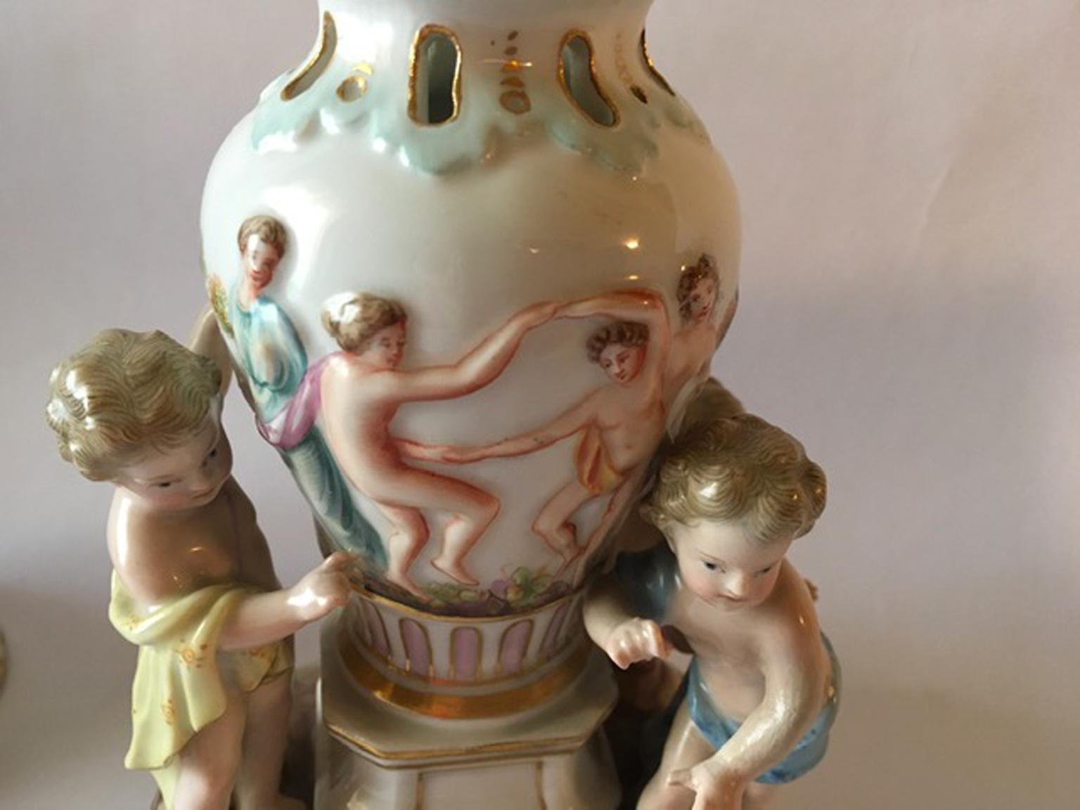 Europe Mid-19th Century Meissen Pair Porcelain Vases For Sale 11