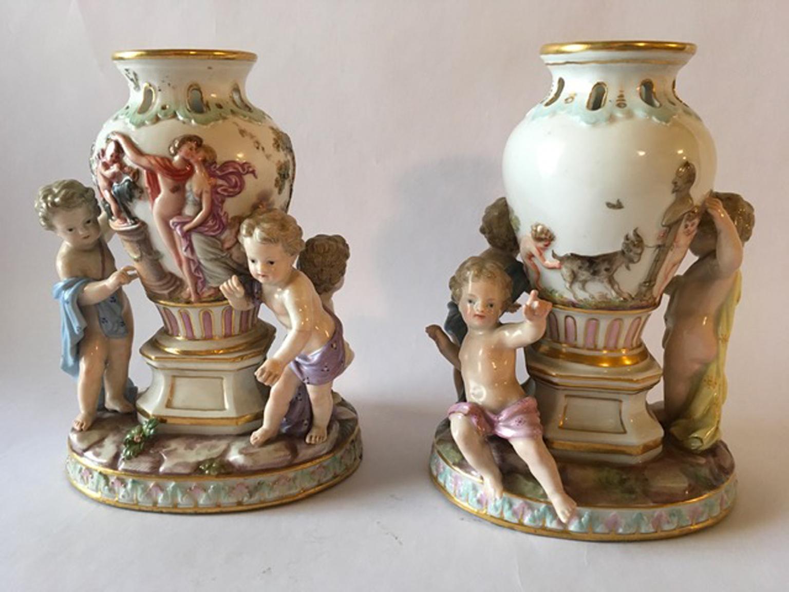 Baroque Europe Mid-19th Century Meissen Porcelain Pair Vases en vente