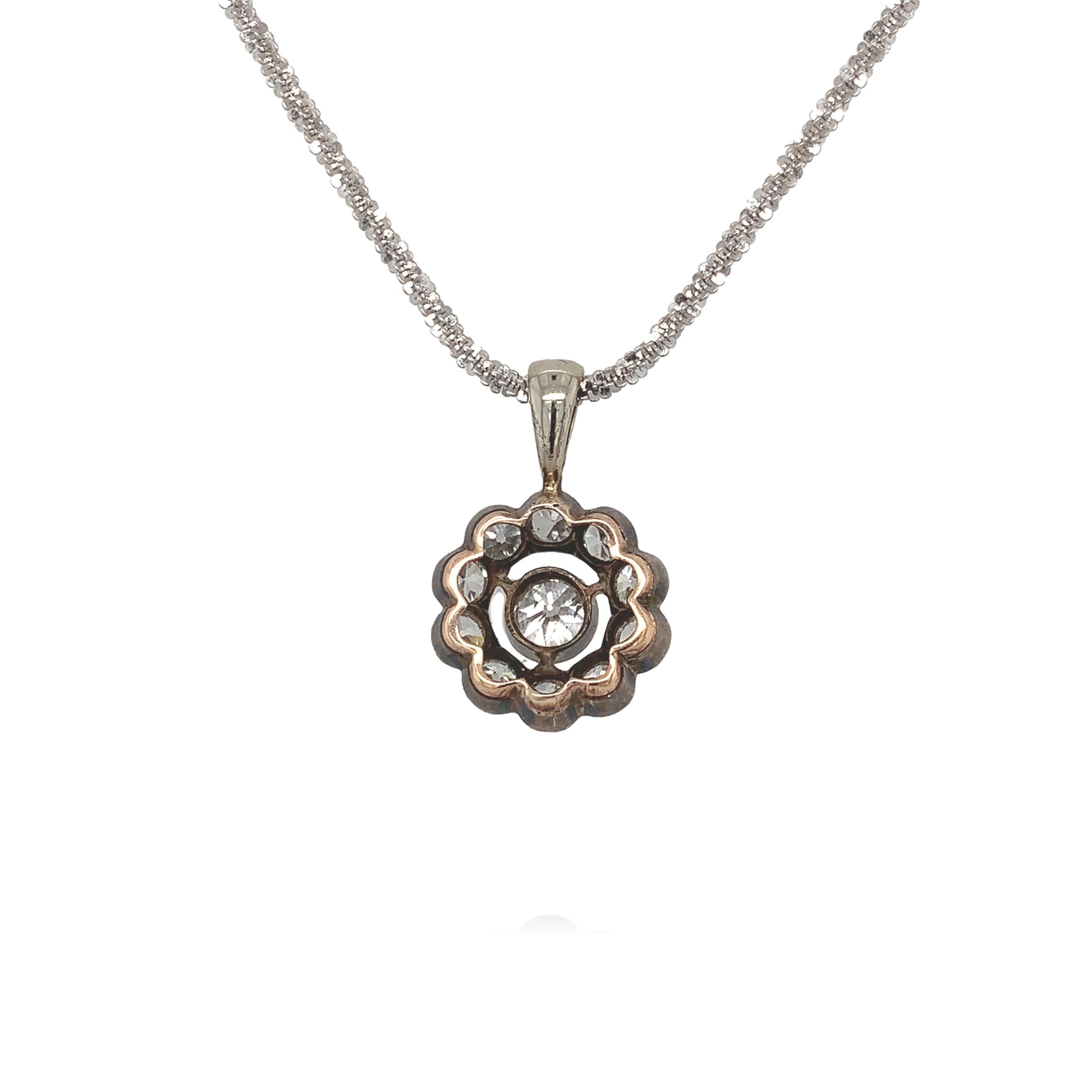 Ciondolo europeo in oro e argento 14K con diamante a rosetta In condizioni buone in vendita a Big Bend, WI