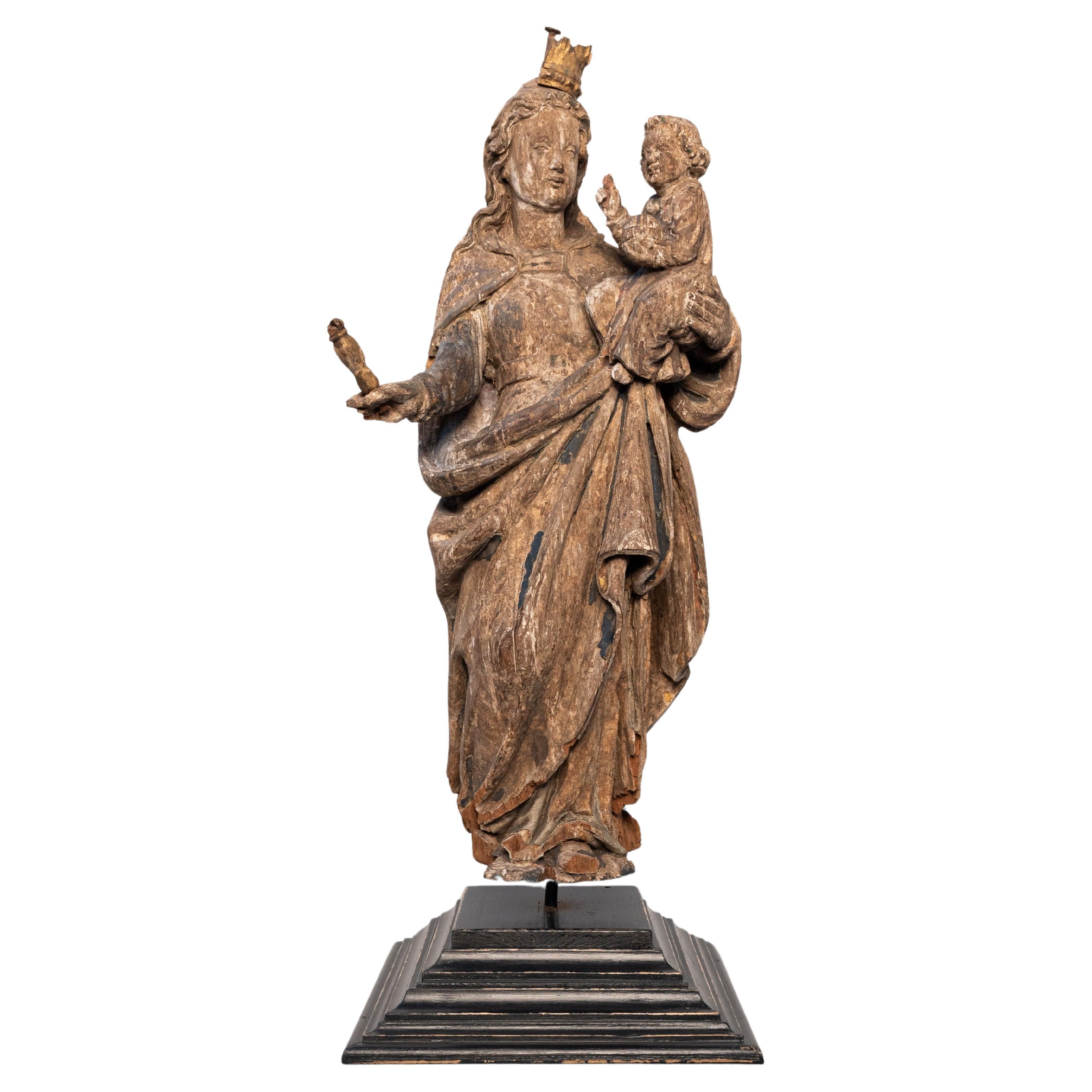 Polychrome, handgeschnitzte Holzstatue der Jungfrau Maria aus dem europäischen 16. Jahrhundert