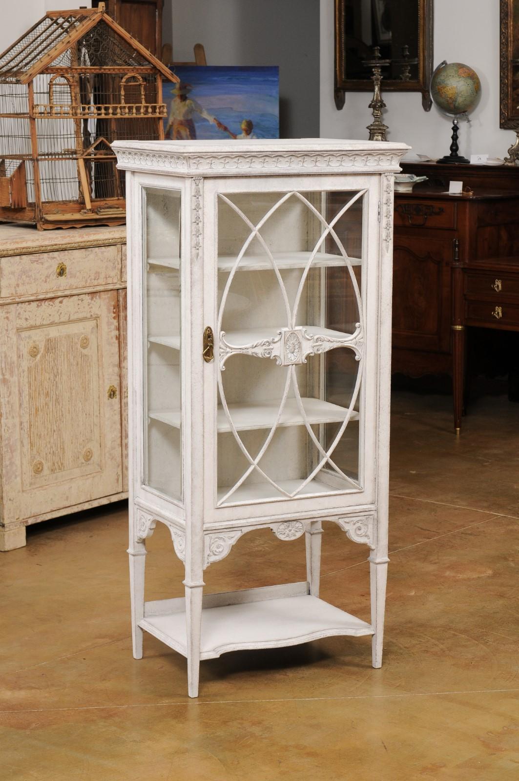 European 1890s Painted Vitrine Cabinet with Glass Door and Richly Carved Décor In Good Condition For Sale In Atlanta, GA