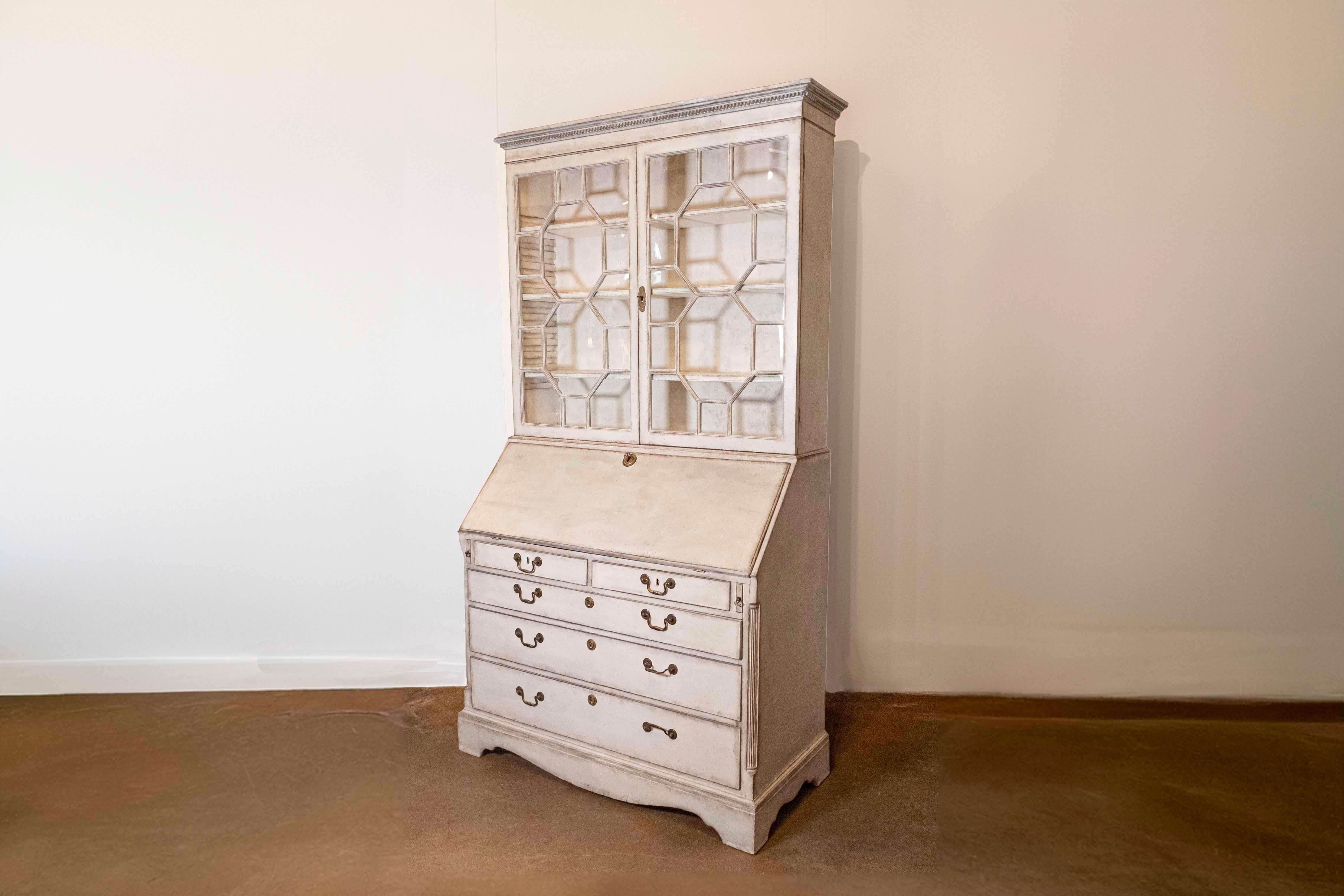 European 18th Century Tall Secretary with Slant Front Desk and Old Glass Doors For Sale 3