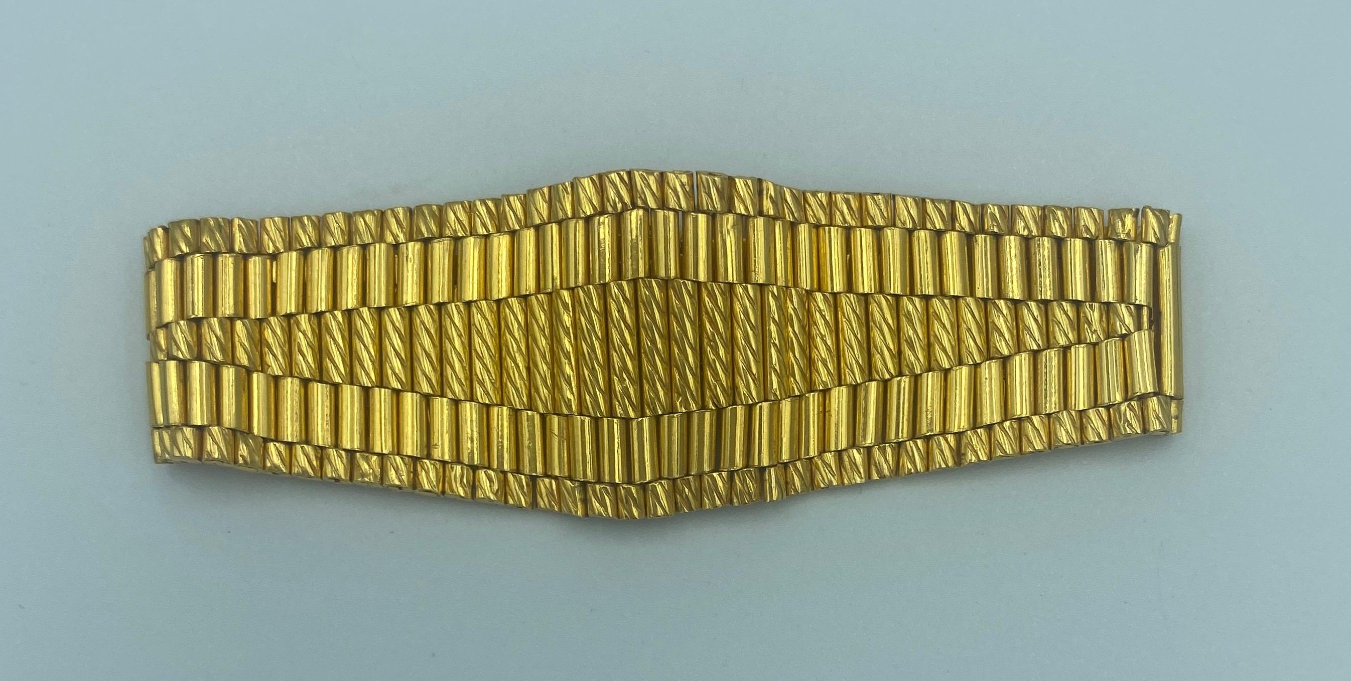 Women's or Men's European 1960s 22 carat gold channel bracelet For Sale