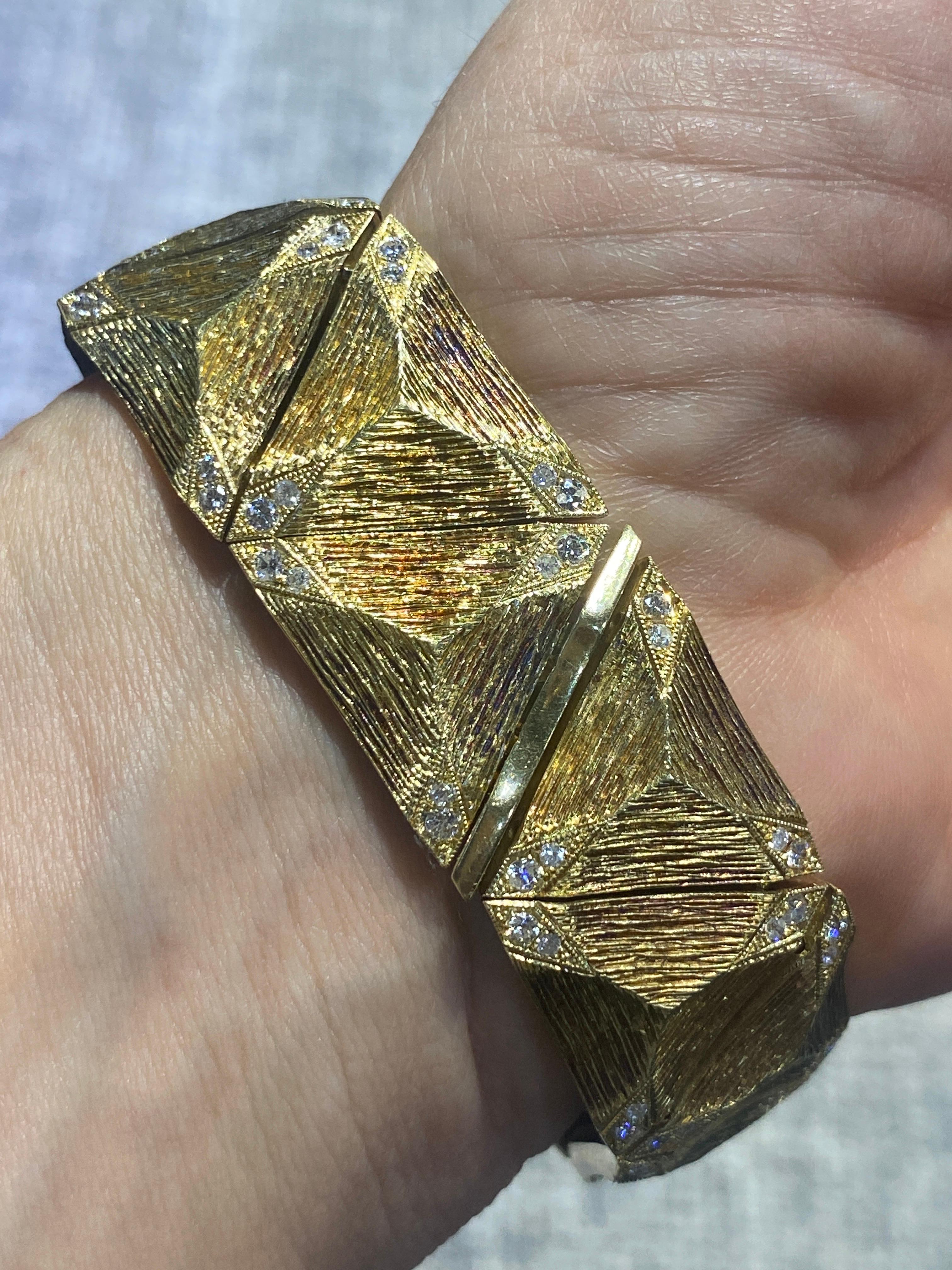 Contemporary European 1970s hand engraved 18k gold and diamond bracelet For Sale