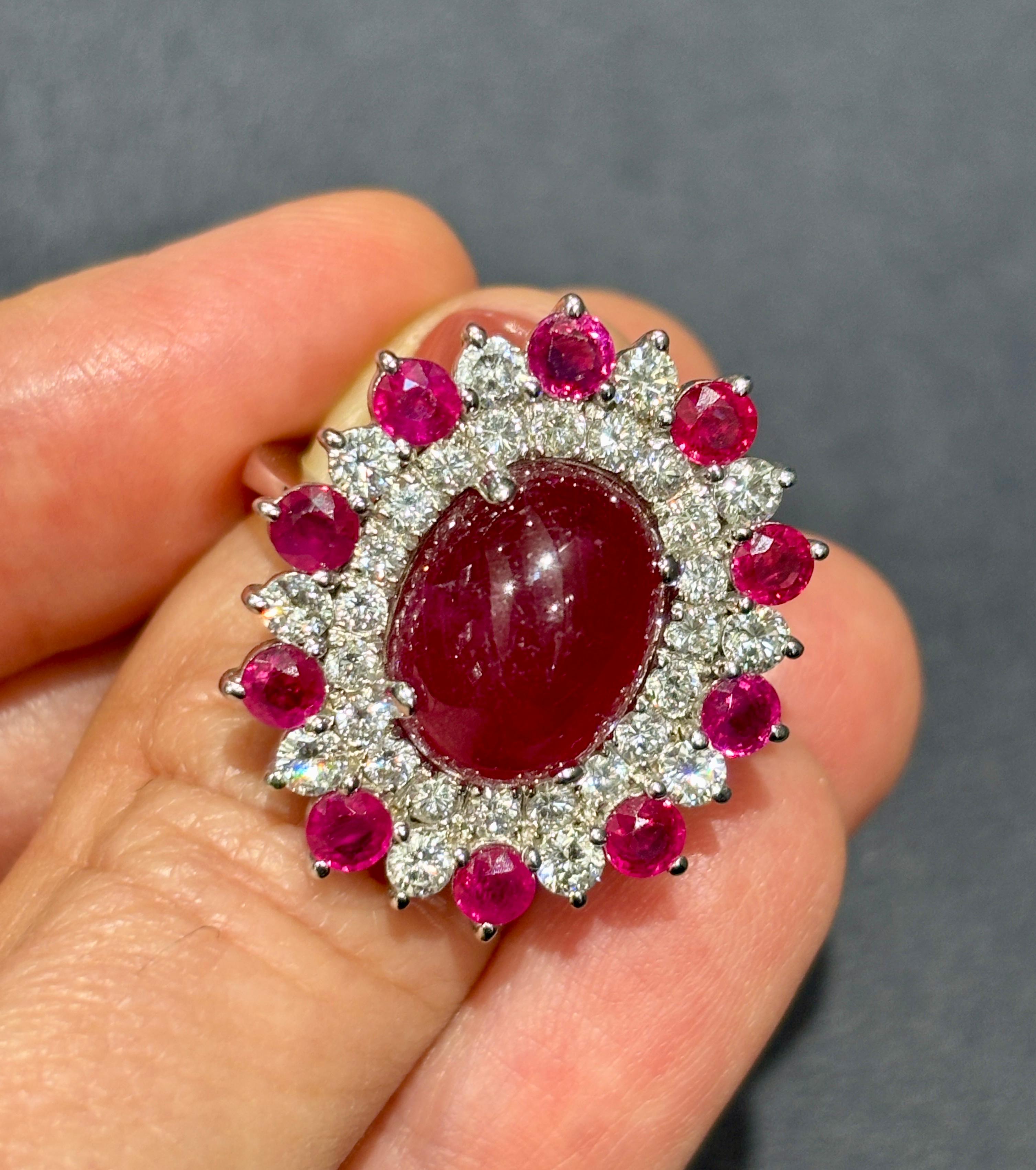 European 1980s cabochon ruby and diamond cocktail ring For Sale 2