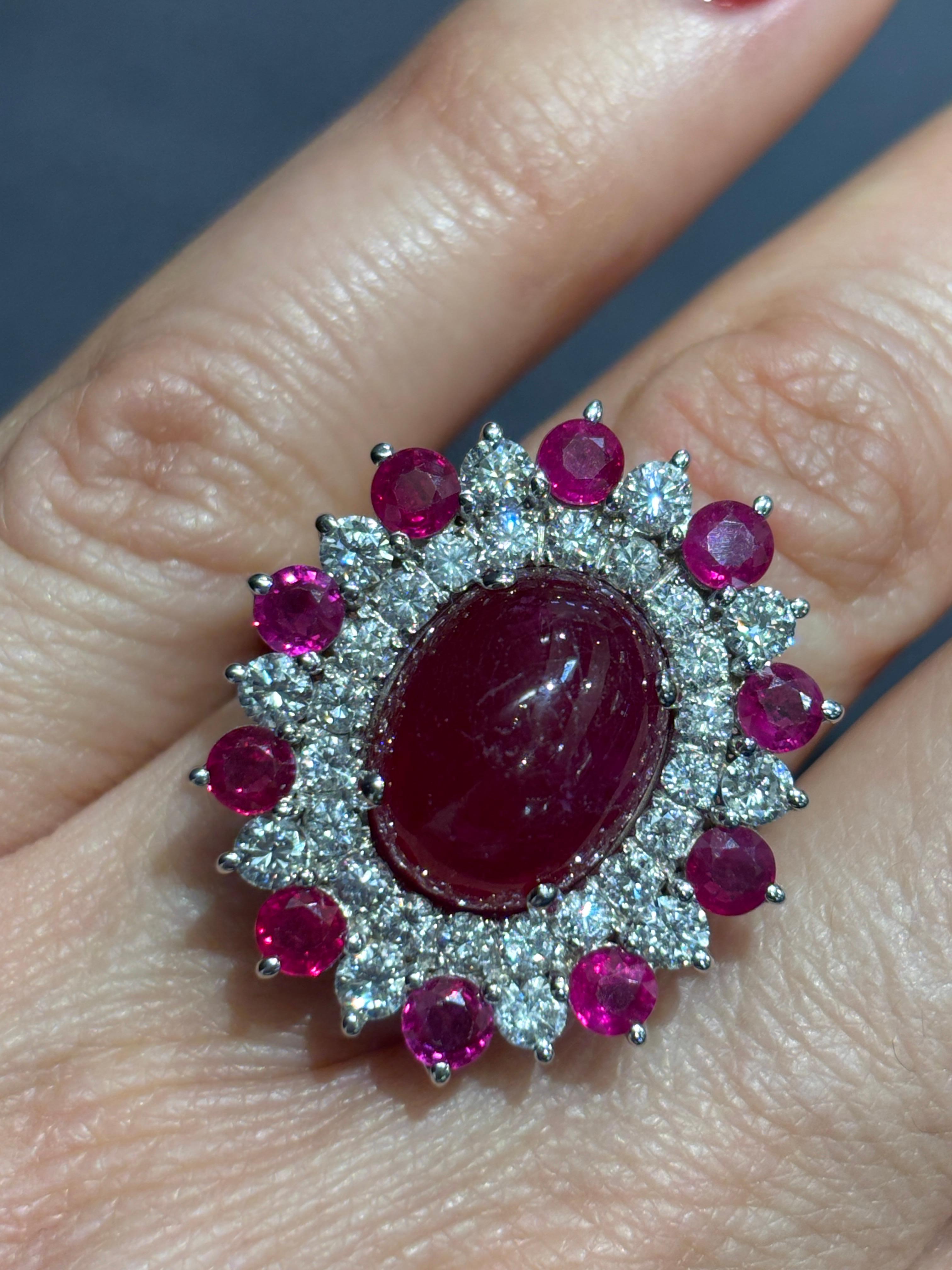 European 1980s cabochon ruby and diamond cocktail ring For Sale 3