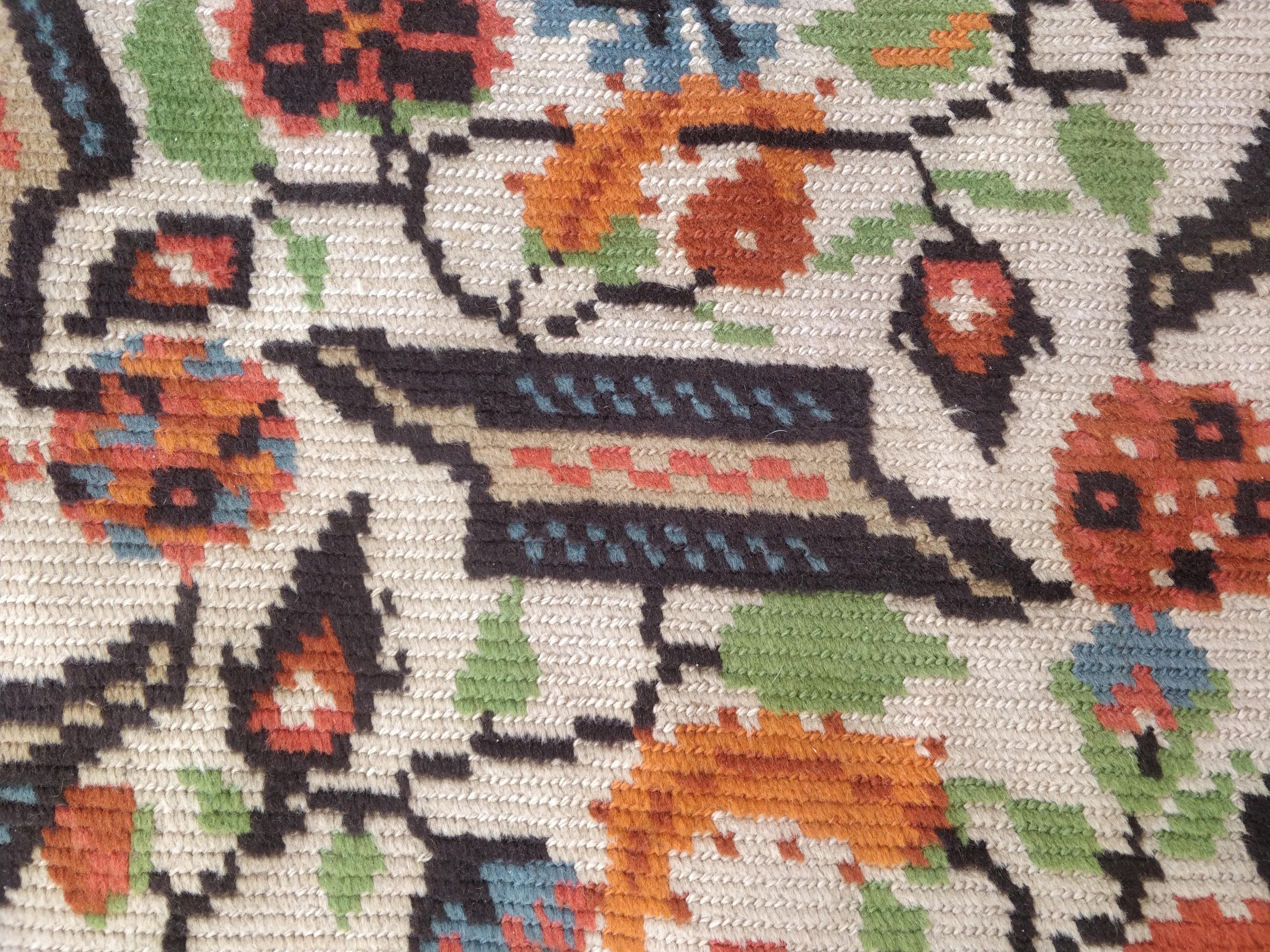 Europäischer Teppich im Anatolischenstil mit Ushak-Design und Vögeln (Österreich) im Angebot 8