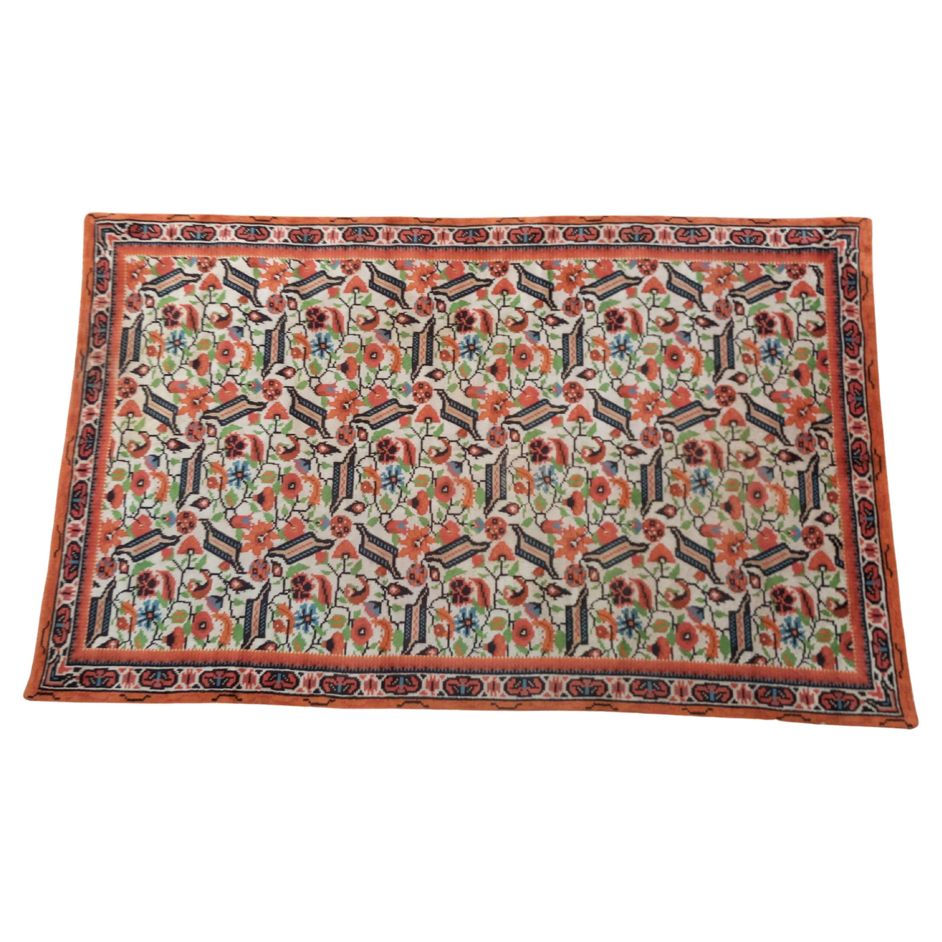 European Anatolian-style carpet with Ushak design featuring birds (Austria) For Sale