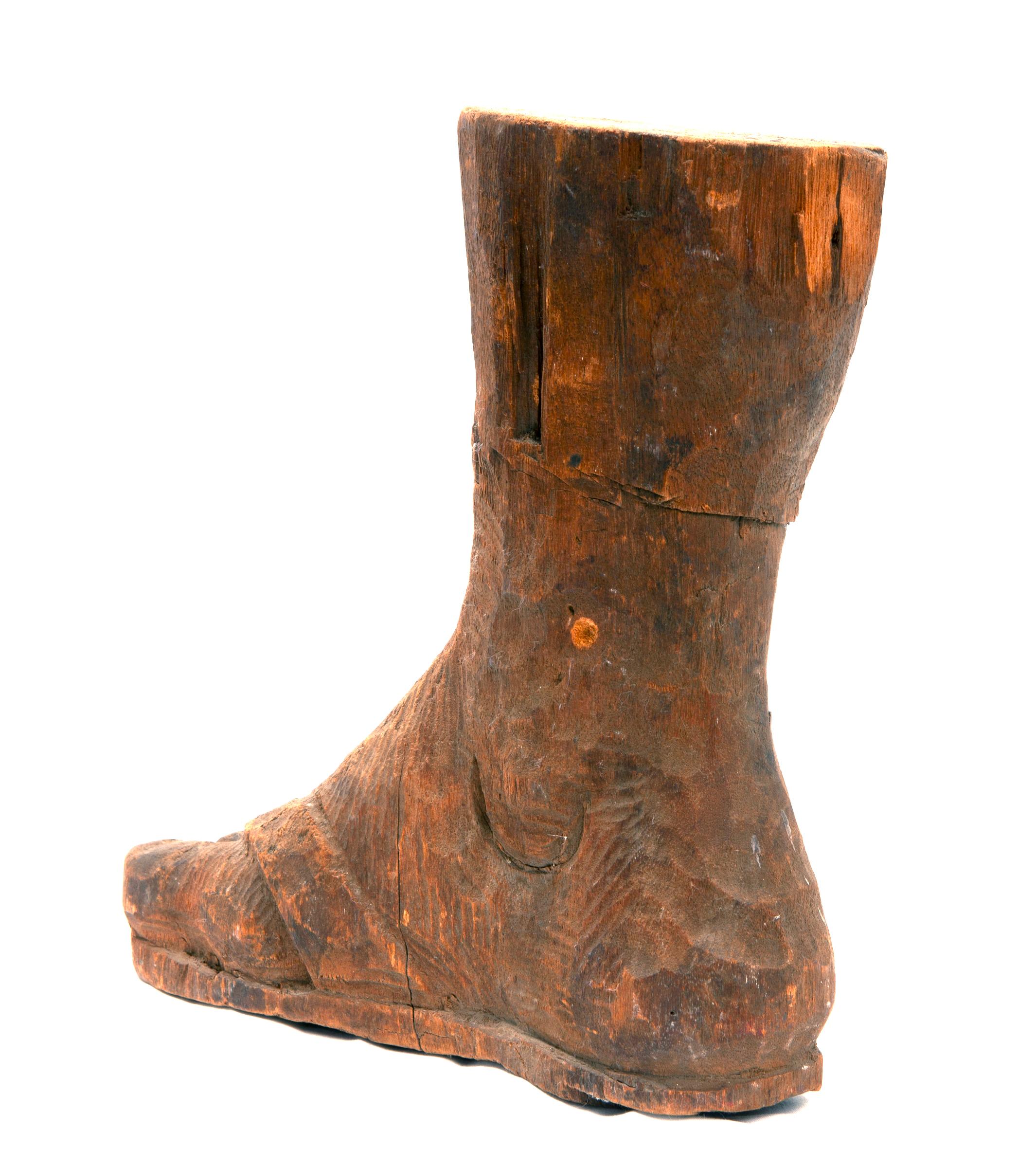 Hand-Carved European Antique Artifact Hand Carved Wooden Foot For Sale