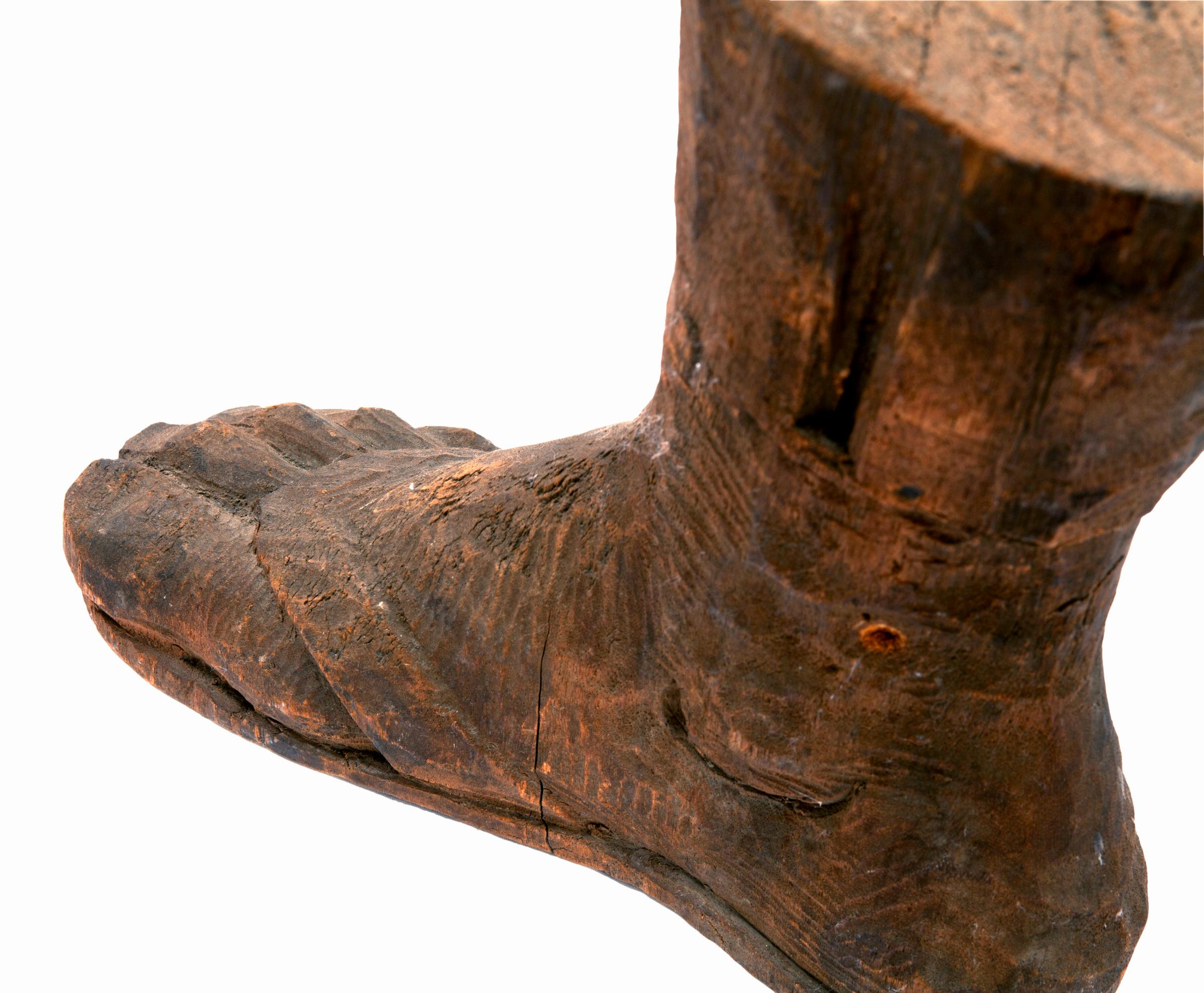 European Antique Artifact Hand Carved Wooden Foot In Good Condition For Sale In Malibu, CA