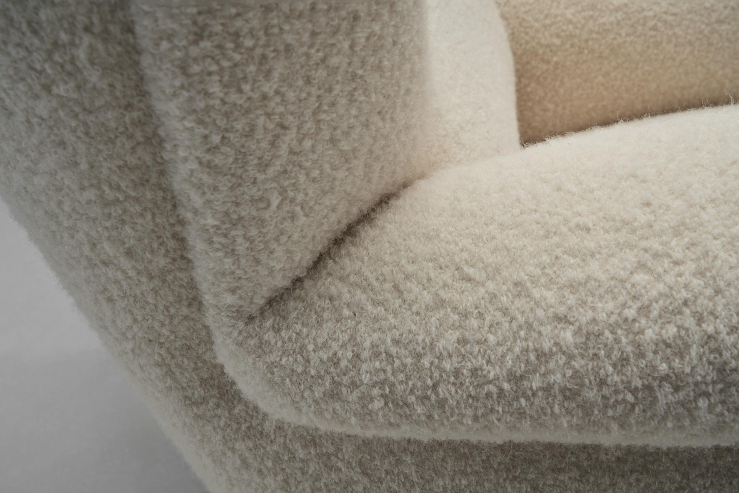 European Armchair in White Upholstery, Europe 20th Century For Sale 4