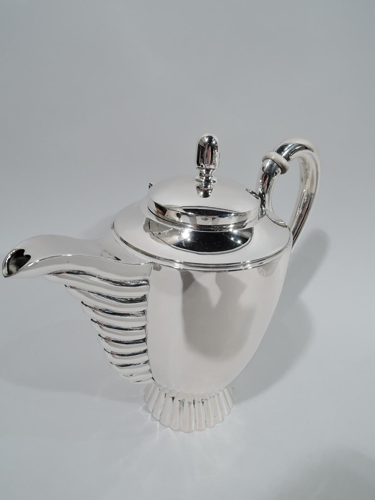 European Art Deco Classical Silver 3-Piece Coffee Set In Excellent Condition In New York, NY