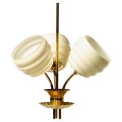 Lustre à suspension Art Déco européen en laiton de style Paavo Tynell, entièrement restauré