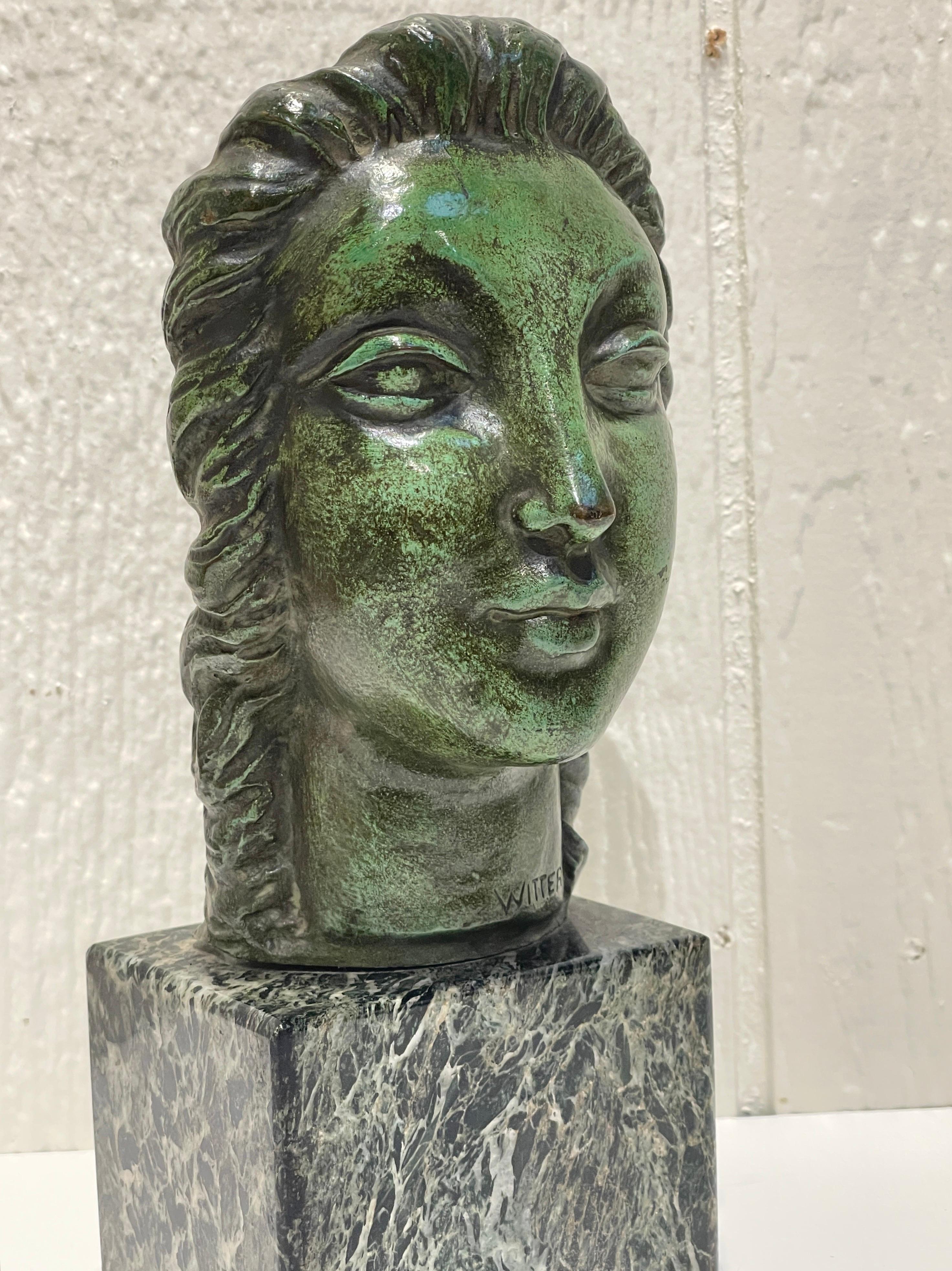 Européen Portrait en buste d'une dame, Art déco européen en vente