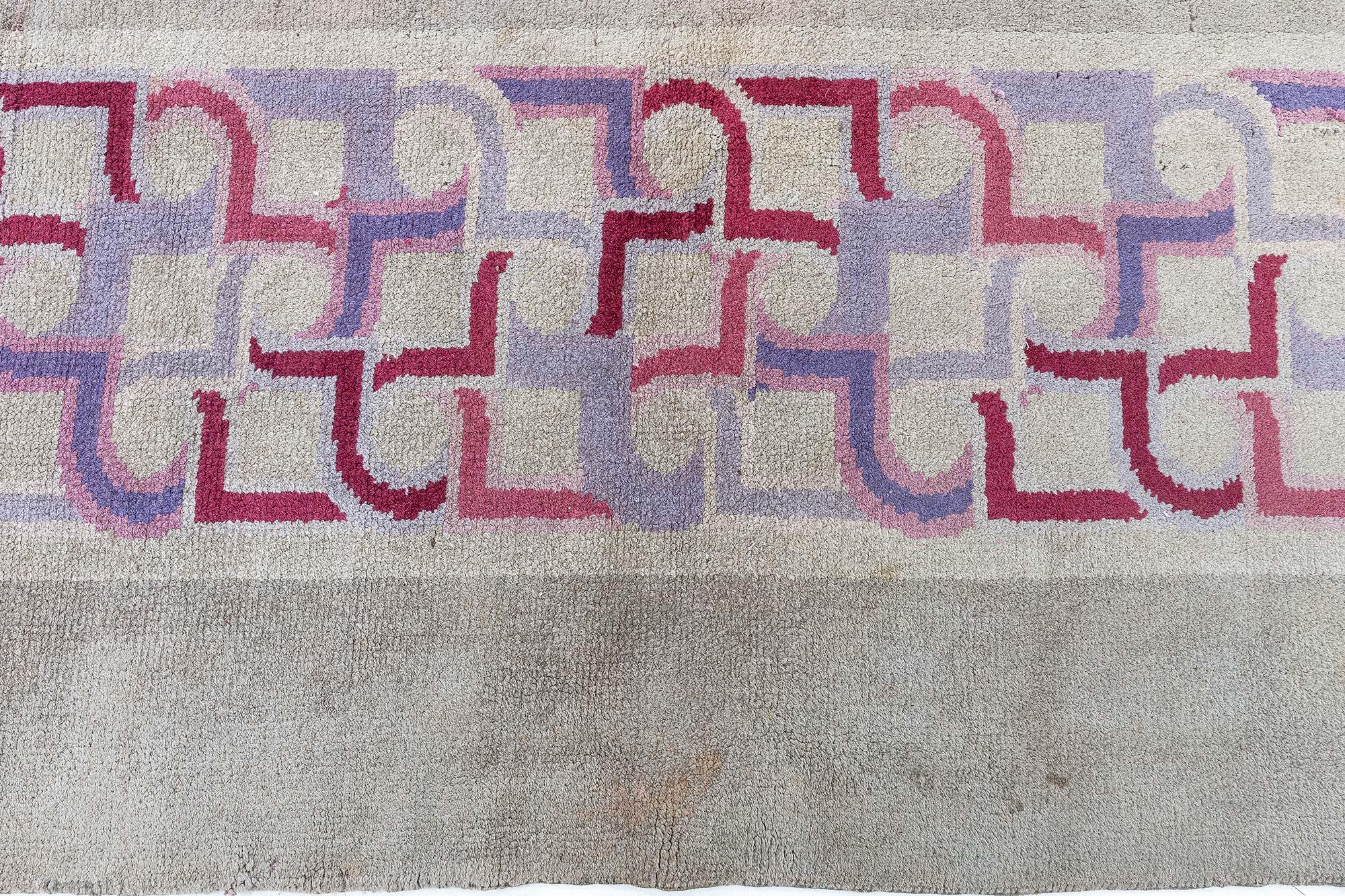 Noué à la main Tapis européen Art déco (taille ajustée) Doris Leslie Blau en vente