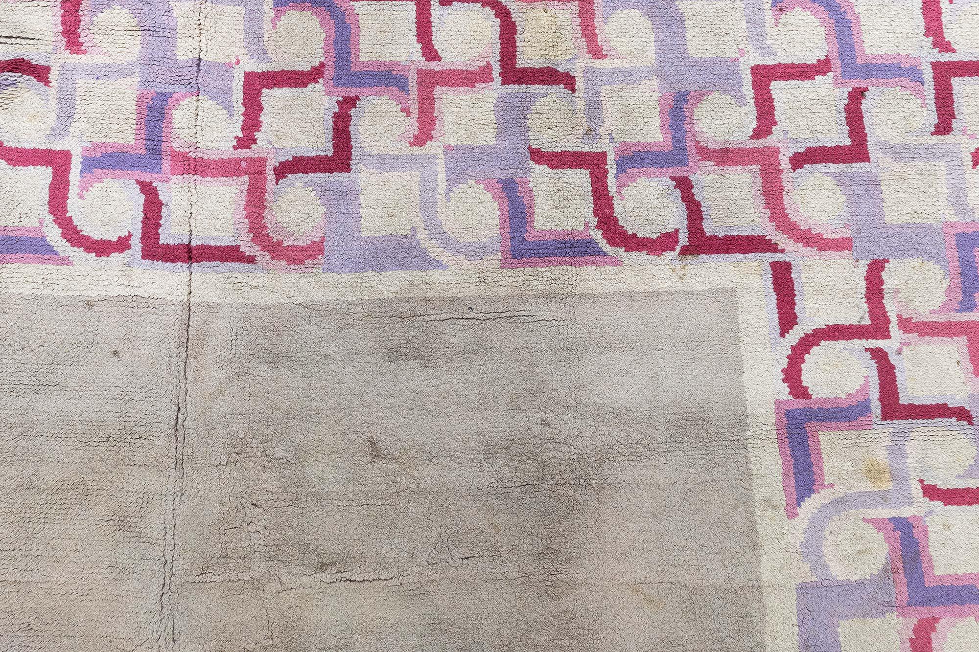 Tapis européen Art déco (taille ajustée) Doris Leslie Blau en vente 1