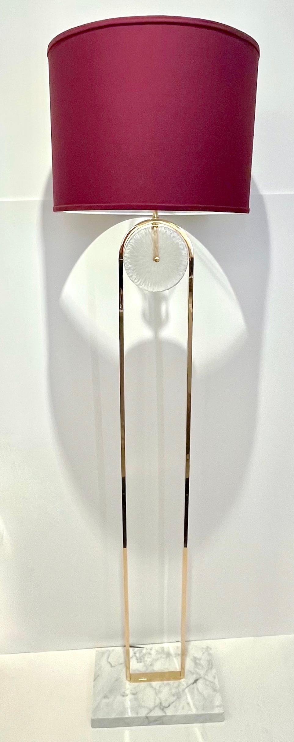 Lampadaire minimaliste de style Art déco européen en cristal de Murano, verre et laiton en vente 1