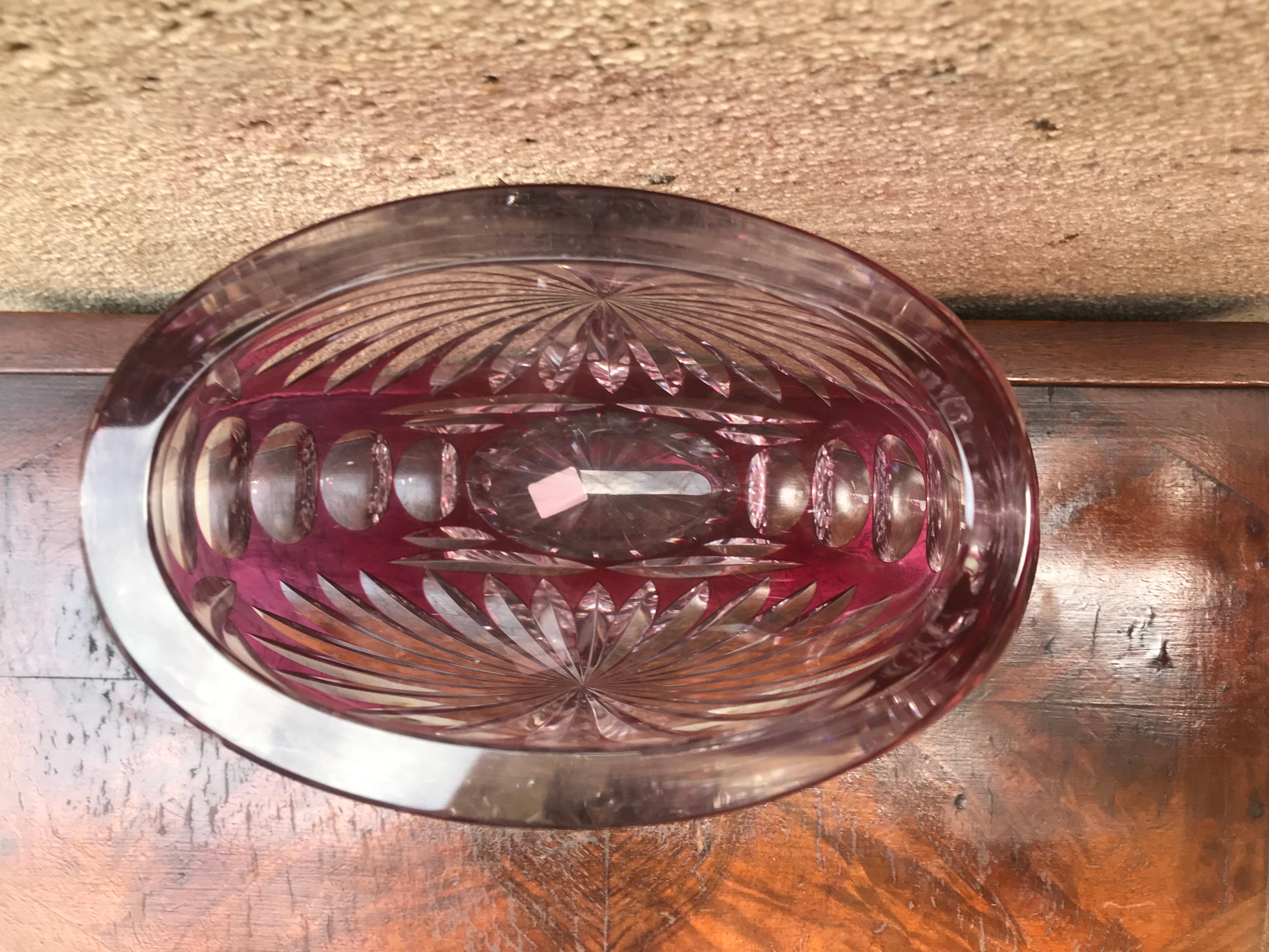 European Art Deco Vase Carved Glass Beveled Fuchsia by Val Saint Lambert In Excellent Condition For Sale In Valencia, Spain