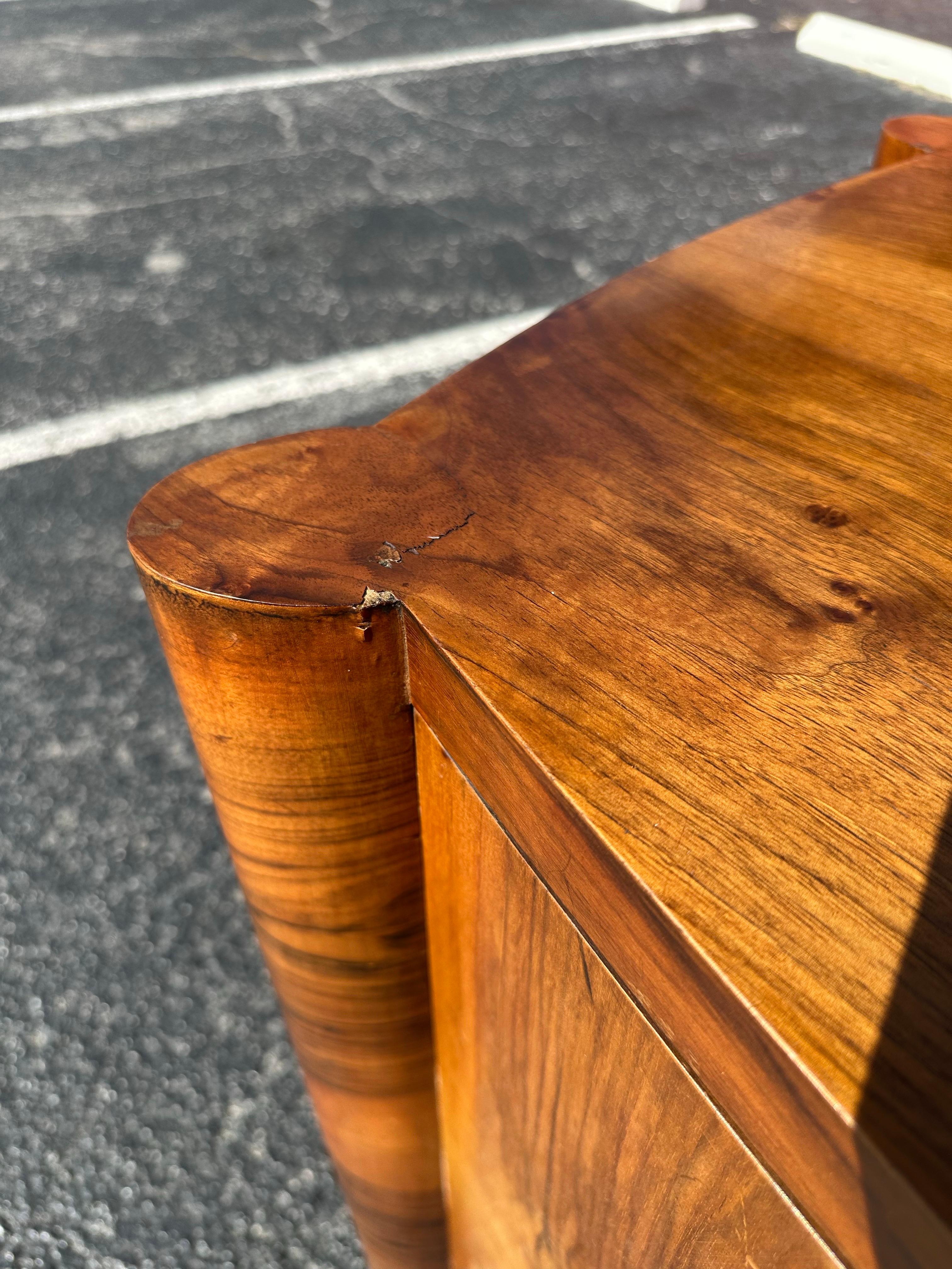 Credenza Art Deco europea in legno di noce e boro in vendita 3
