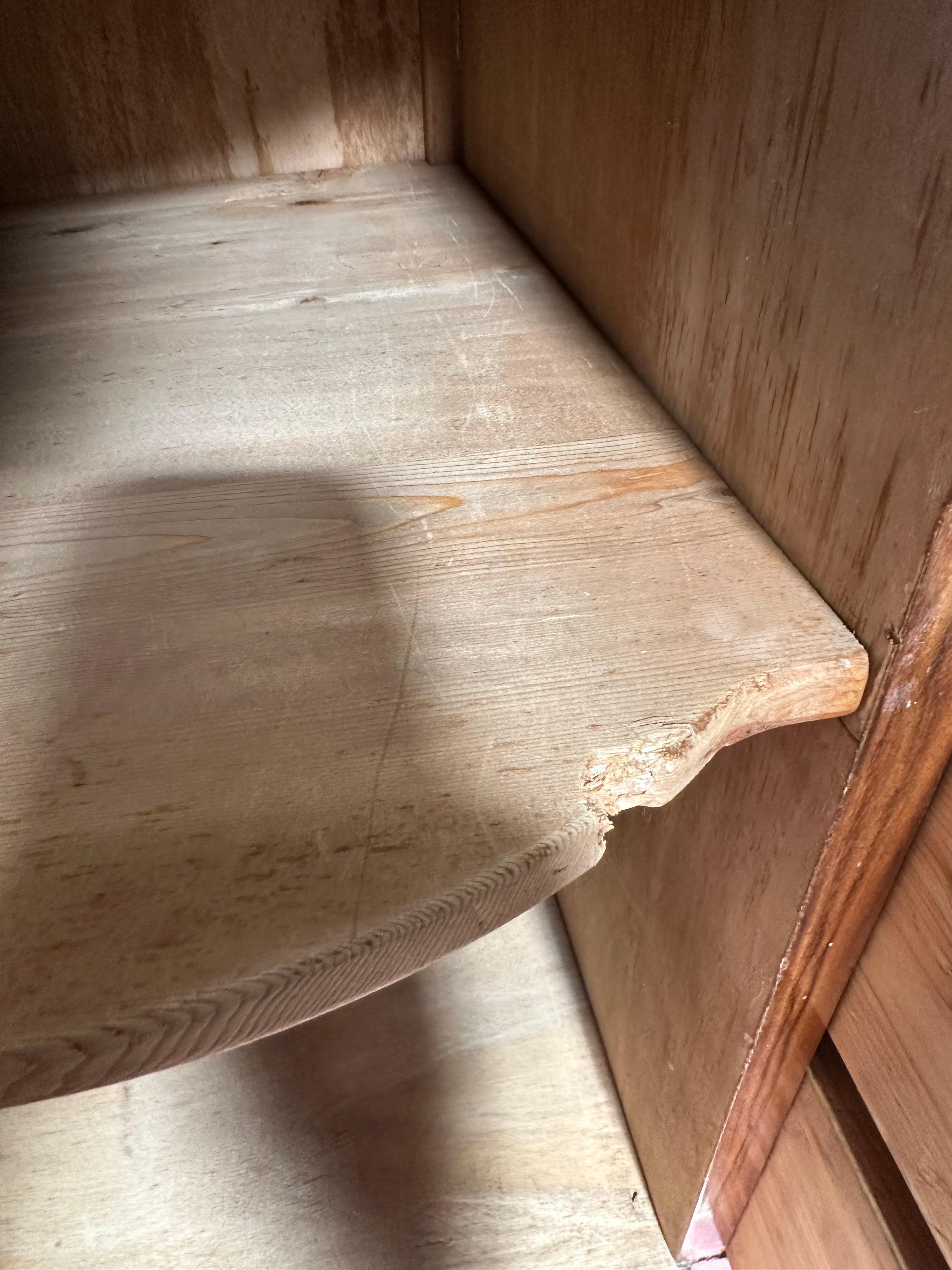 Credenza Art Deco europea in legno di noce e boro in vendita 7