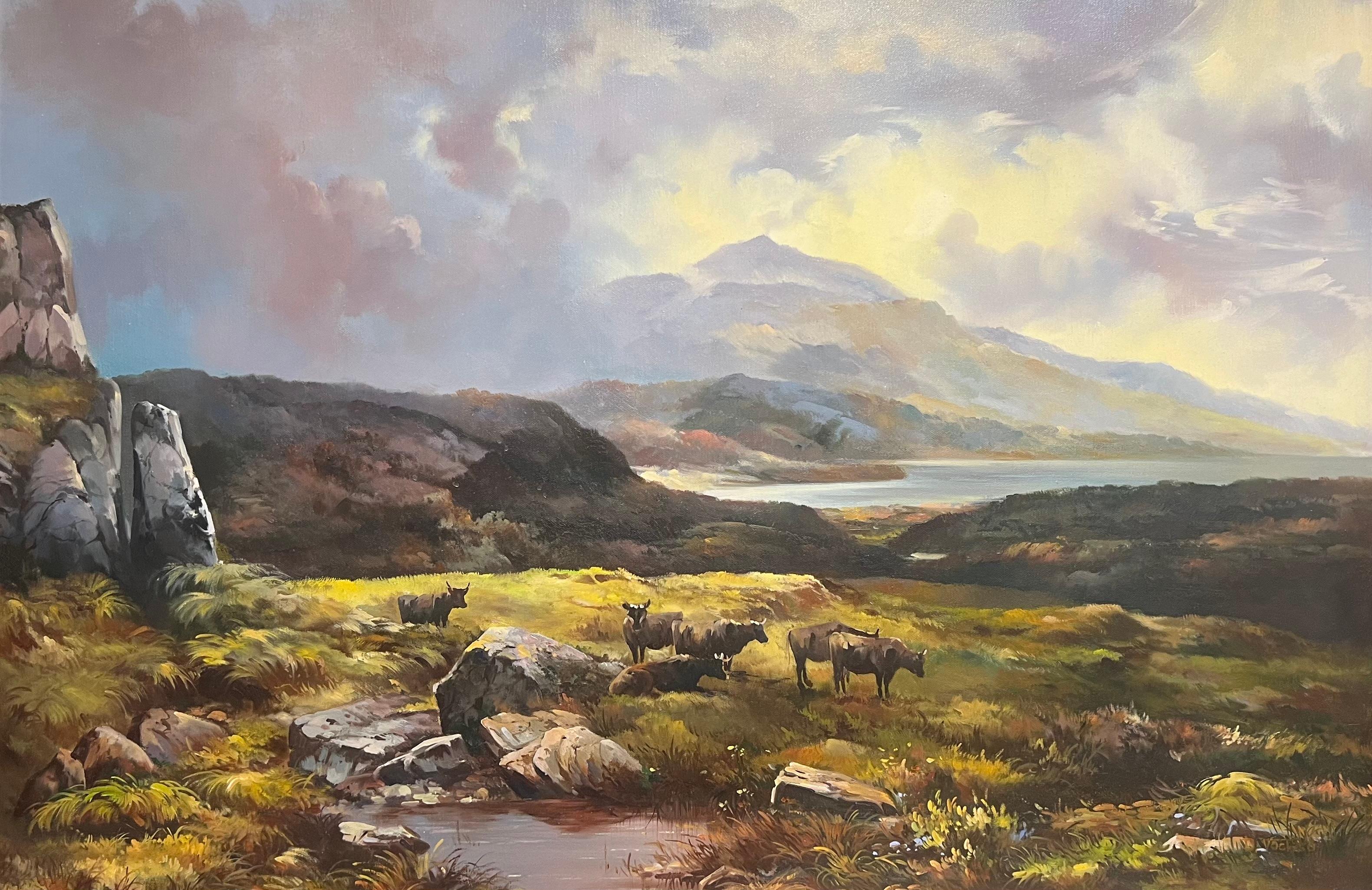 Enorme paesaggio delle Highlands scozzesi firmato, dipinto a olio con cornice dorata e spazzata - Painting di European Artist