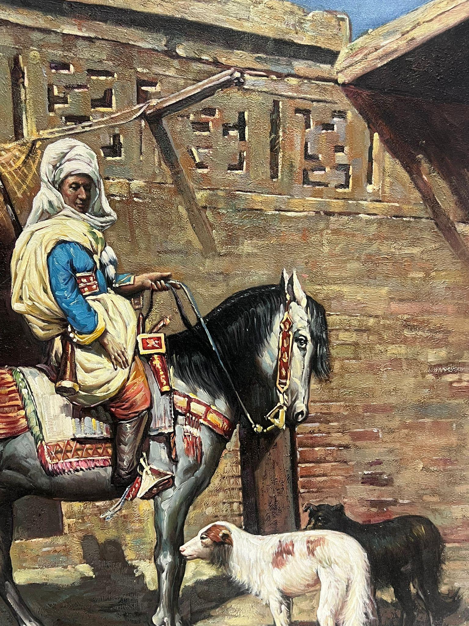 Nordafrikanische orientalische Szene, Mann zu Pferd mit Hunden, außerhalb des Stadtgebäudes (Moderne), Painting, von European Artist