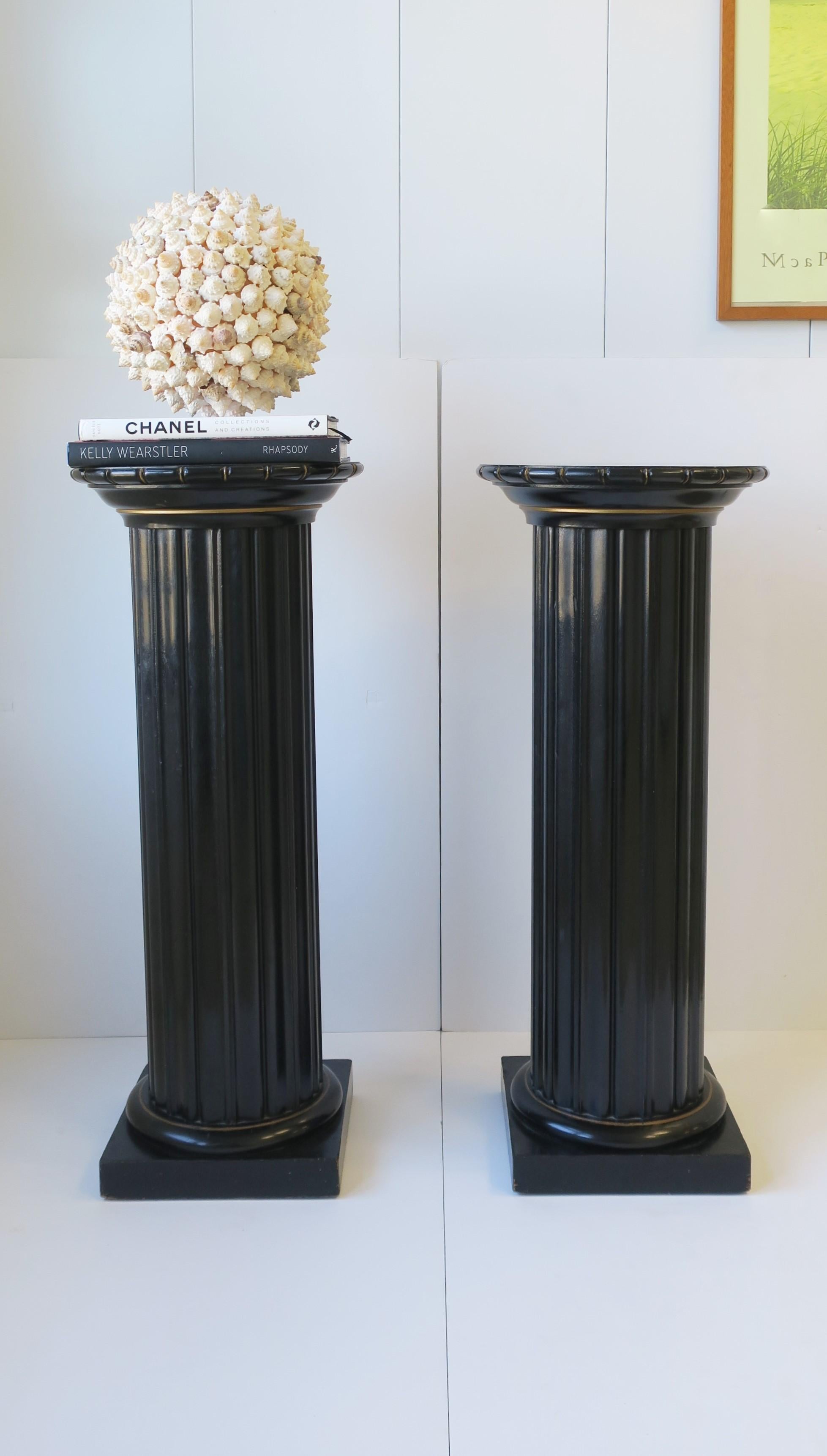 20th Century Black Lacquer Wood Pillar Column Pedestal Stand in the Neoclassical Design