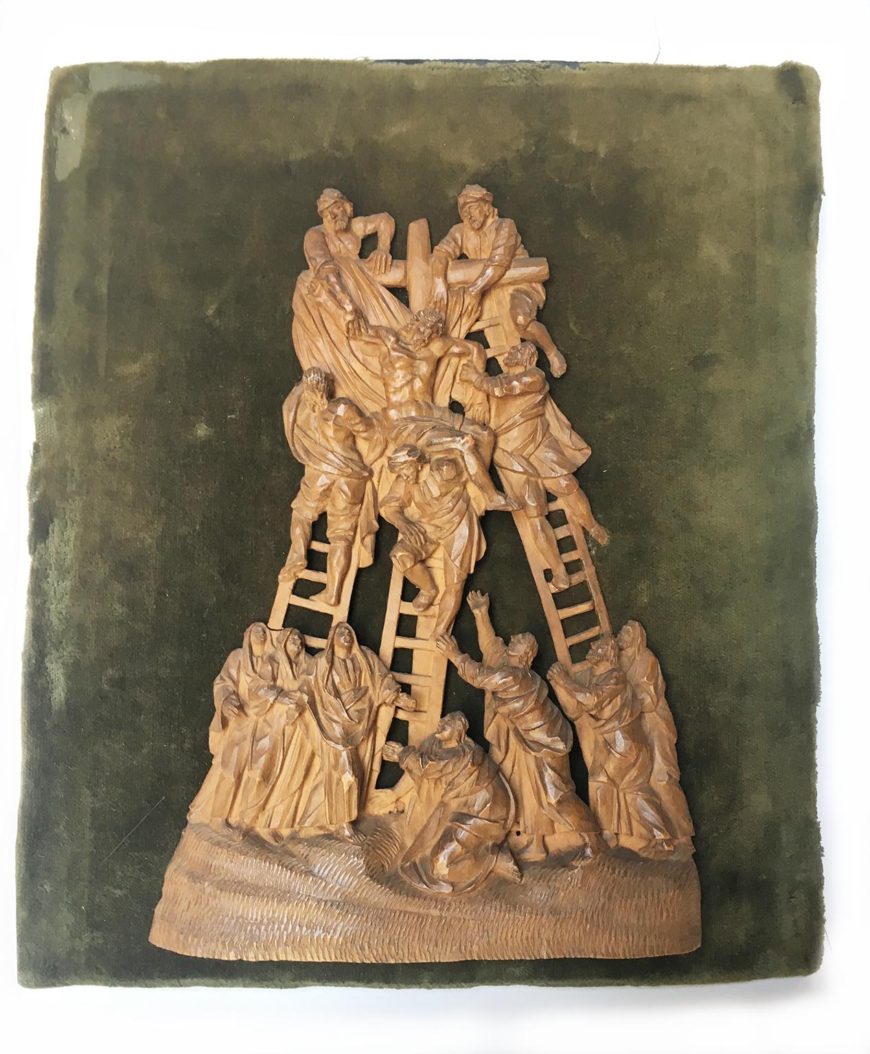 Micro sculpture sur buis
Dépôt
Europe centrale, première moitié du XVIIIe siècle
Il mesure : la sculpture 7,40 x 5,31 x 0,6 in (18,8 x 13,5 x 1,6 cm) ; avec la tablette 9,37 x 8,7 x 1,33 in (23,8 x 20,5 x 3,4 cm)) ; 0,70 lb (320 g).
État de