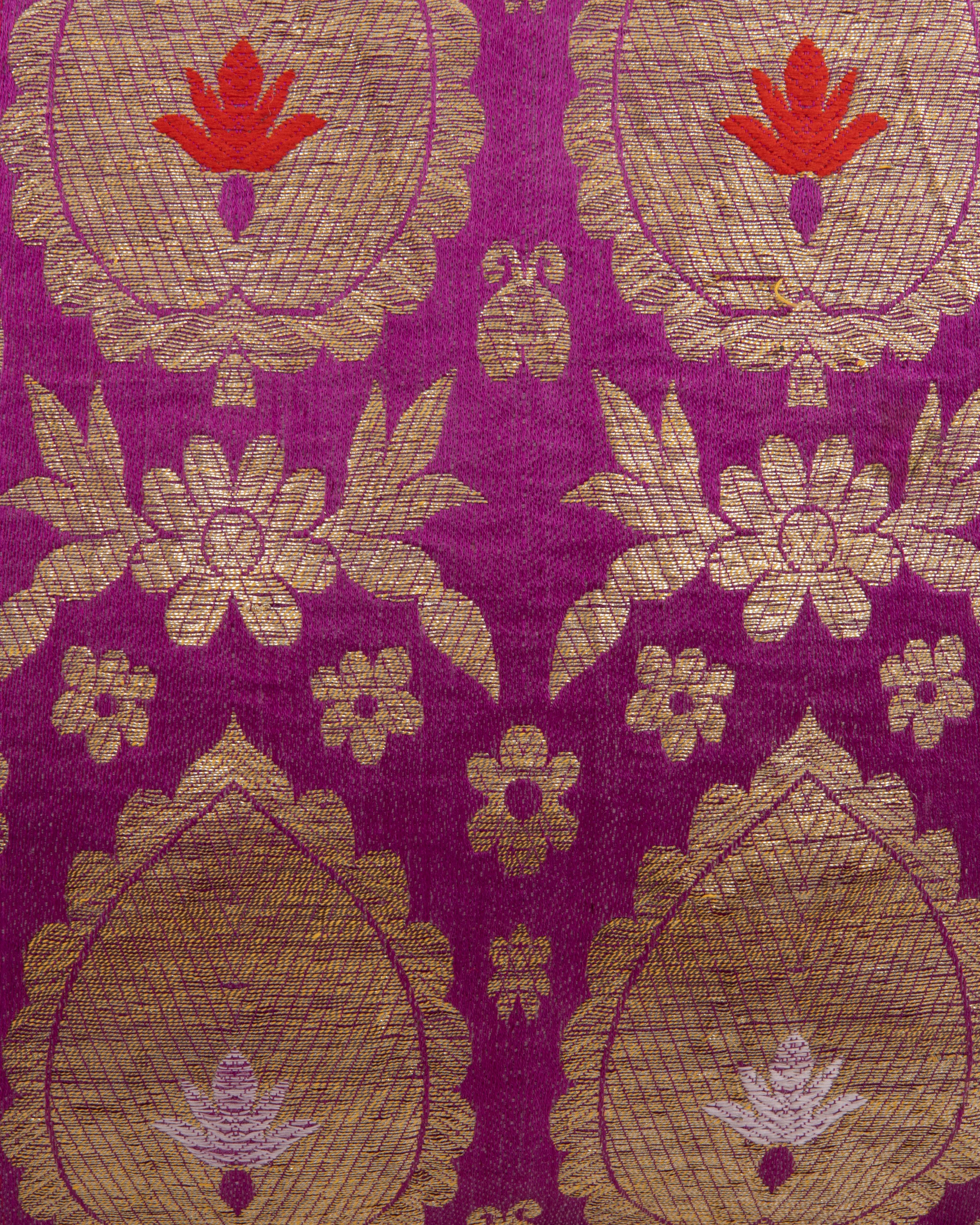 European Brocade Pillowcase , Early 20th Century. France or Italy In Fair Condition For Sale In Istanbul, TR