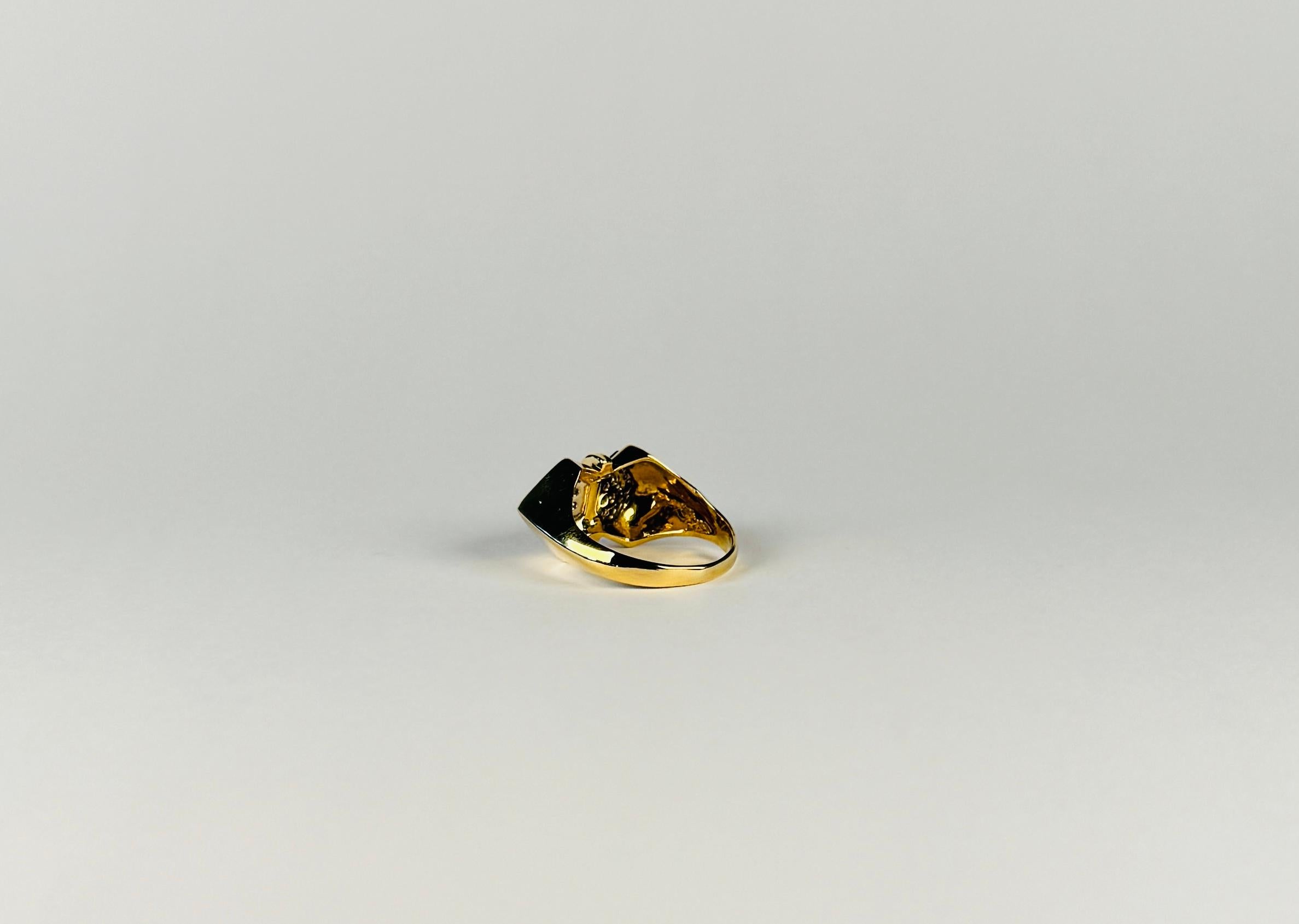 European butterfly ring 18 carat gold with 28 diamonds of 0.28 carat In Good Condition For Sale In Heemstede, NL