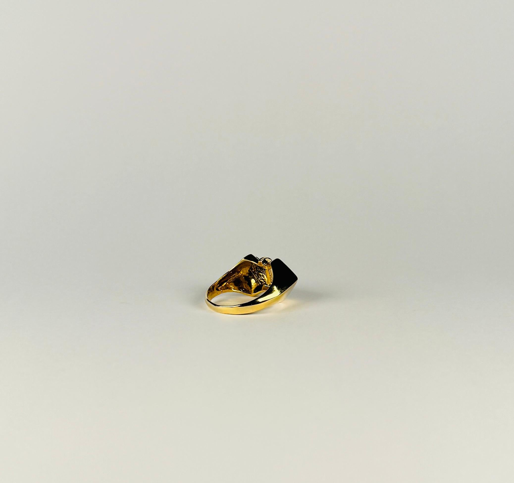 European butterfly ring 18 carat gold with 28 diamonds of 0.28 carat For Sale 2