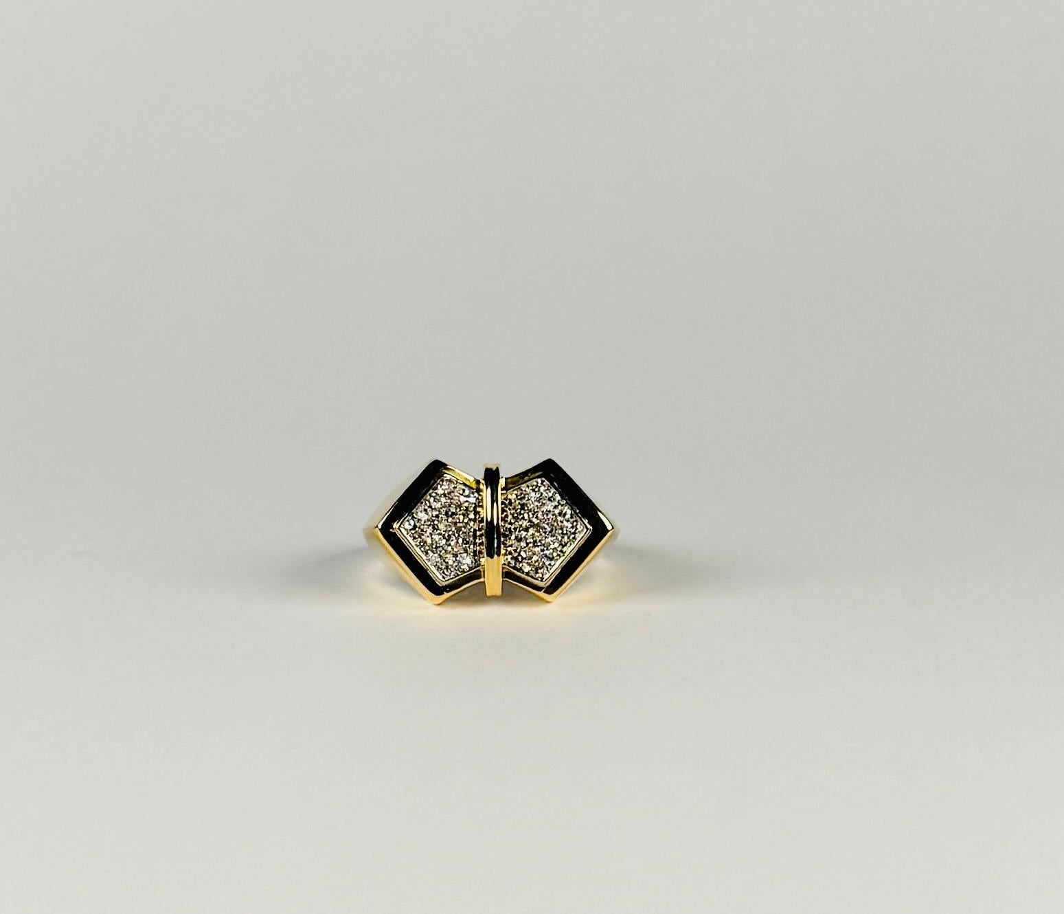 European butterfly ring 18 carat gold with 28 diamonds of 0.28 carat For Sale 4