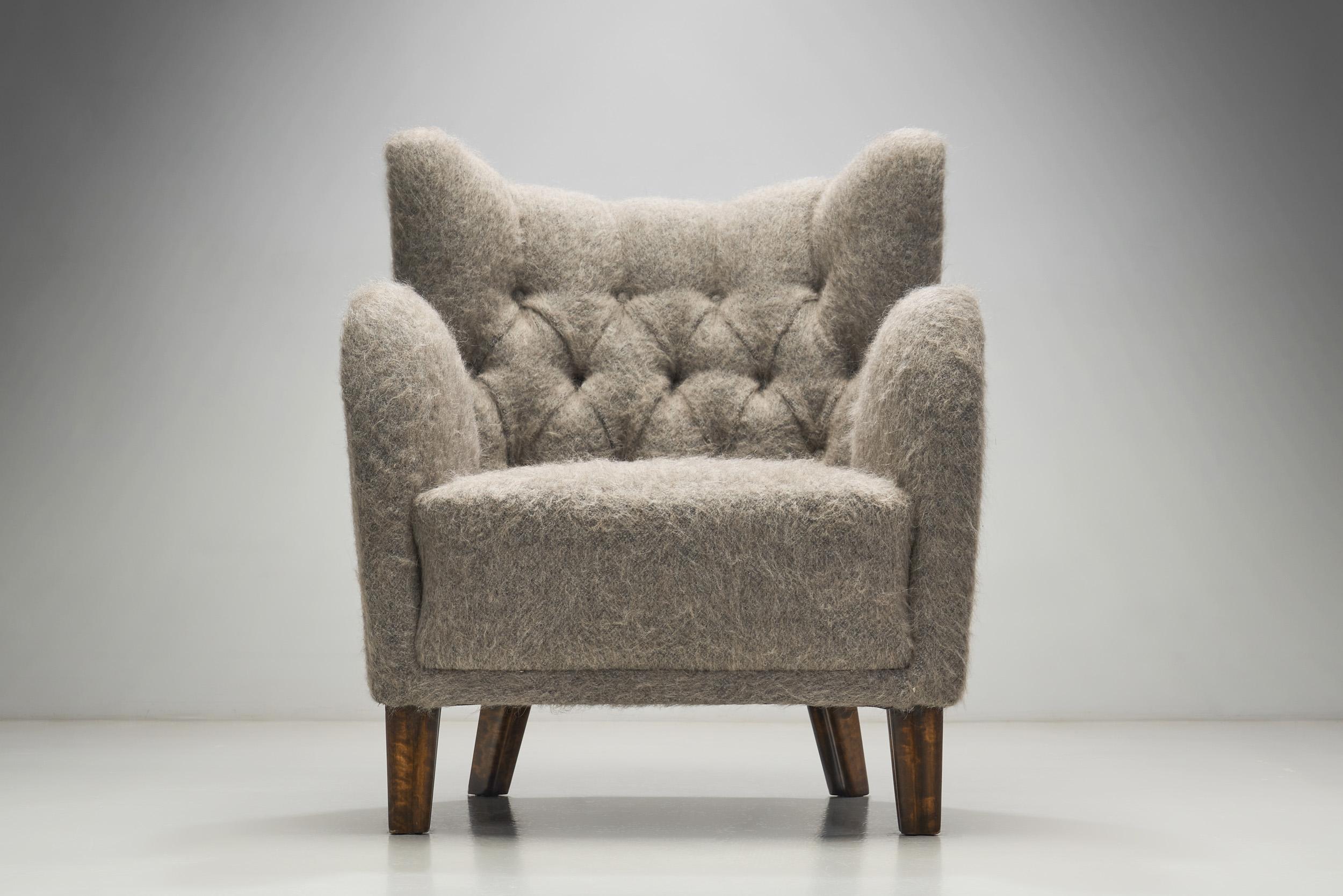 European Cabinetmaker Armchair Upholstered in Wool, Europe ca 1950s For Sale 6
