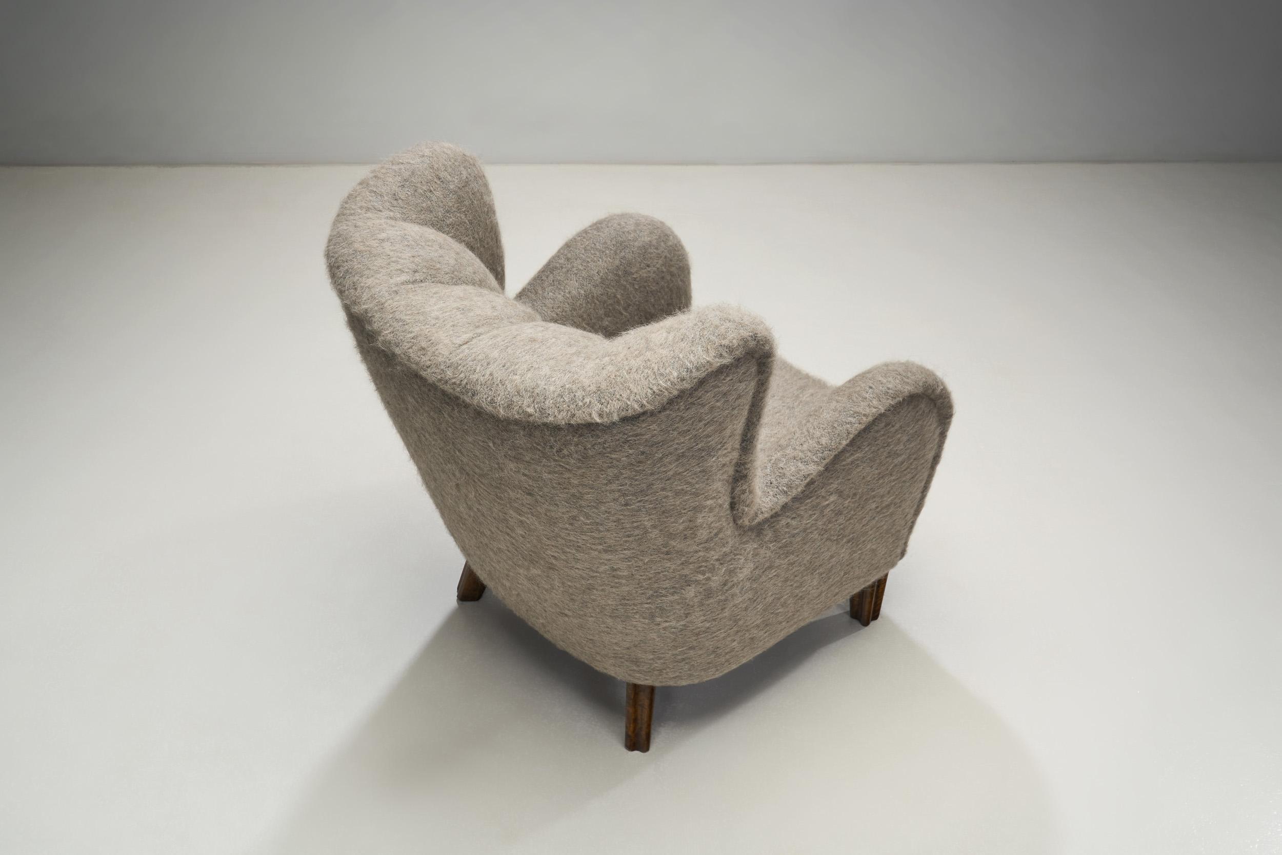 European Cabinetmaker Armchair Upholstered in Wool, Europe ca 1950s For Sale 1