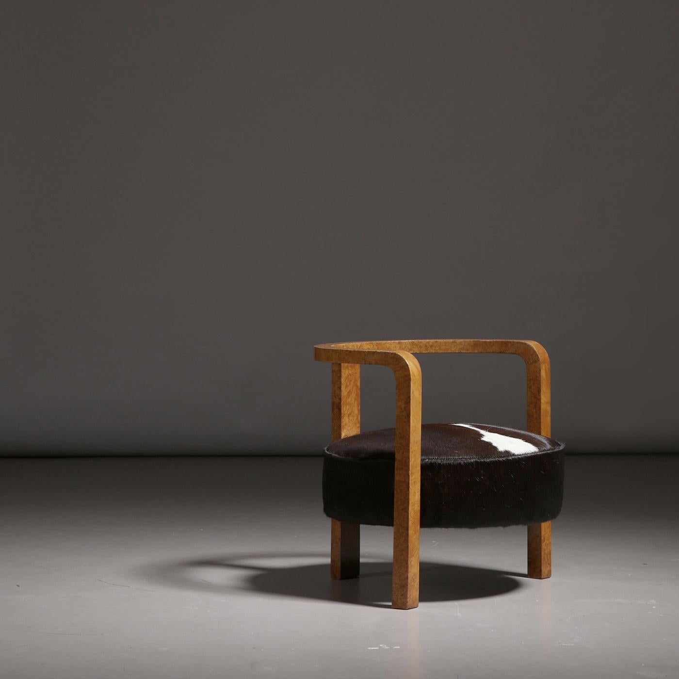 European tripod stool, made by a European cabinetmaker in the 1940s. Made from wood, newly upholstered in cowhide.

Dimensions:
Height: 51 cm / 20.08 in
Width: 51 cm / 20.08 in
Depth: 51 cm / 20.08 in
Seat height: 30 cm / 11.81 in