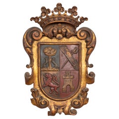 Stemma europeo intagliato, dorato e policromatico