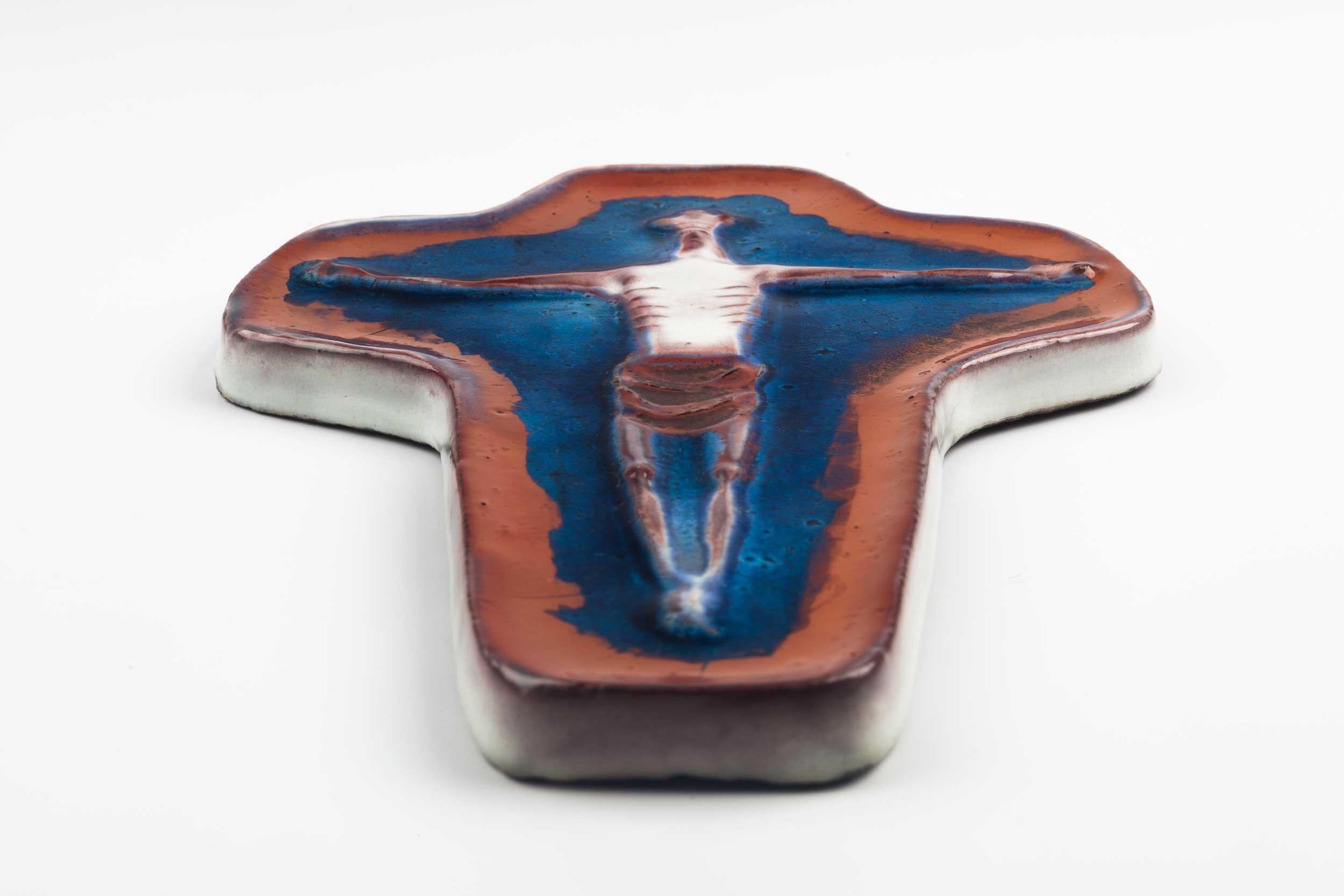 European Ceramic Crucifix, Blue, Sienna, White, 1960s In Good Condition In Chicago, IL