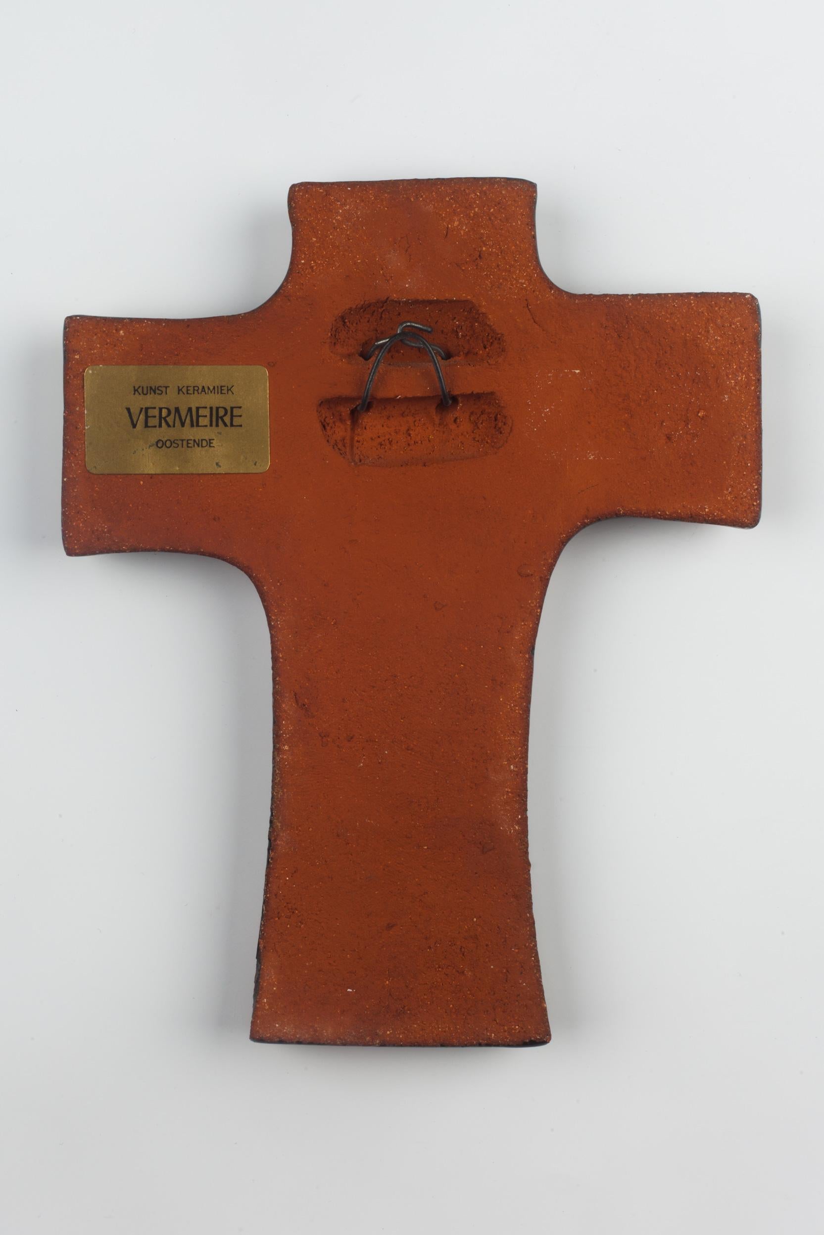 Mid-20th Century European Ceramic Crucifix, Brown, Beige, 1960s
