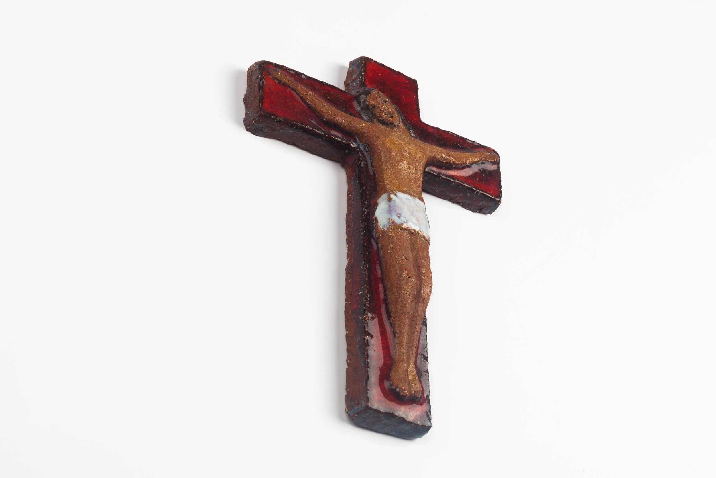 Mid-Century Modern European Ceramic Crucifix, Red, Brown and White, 1960s